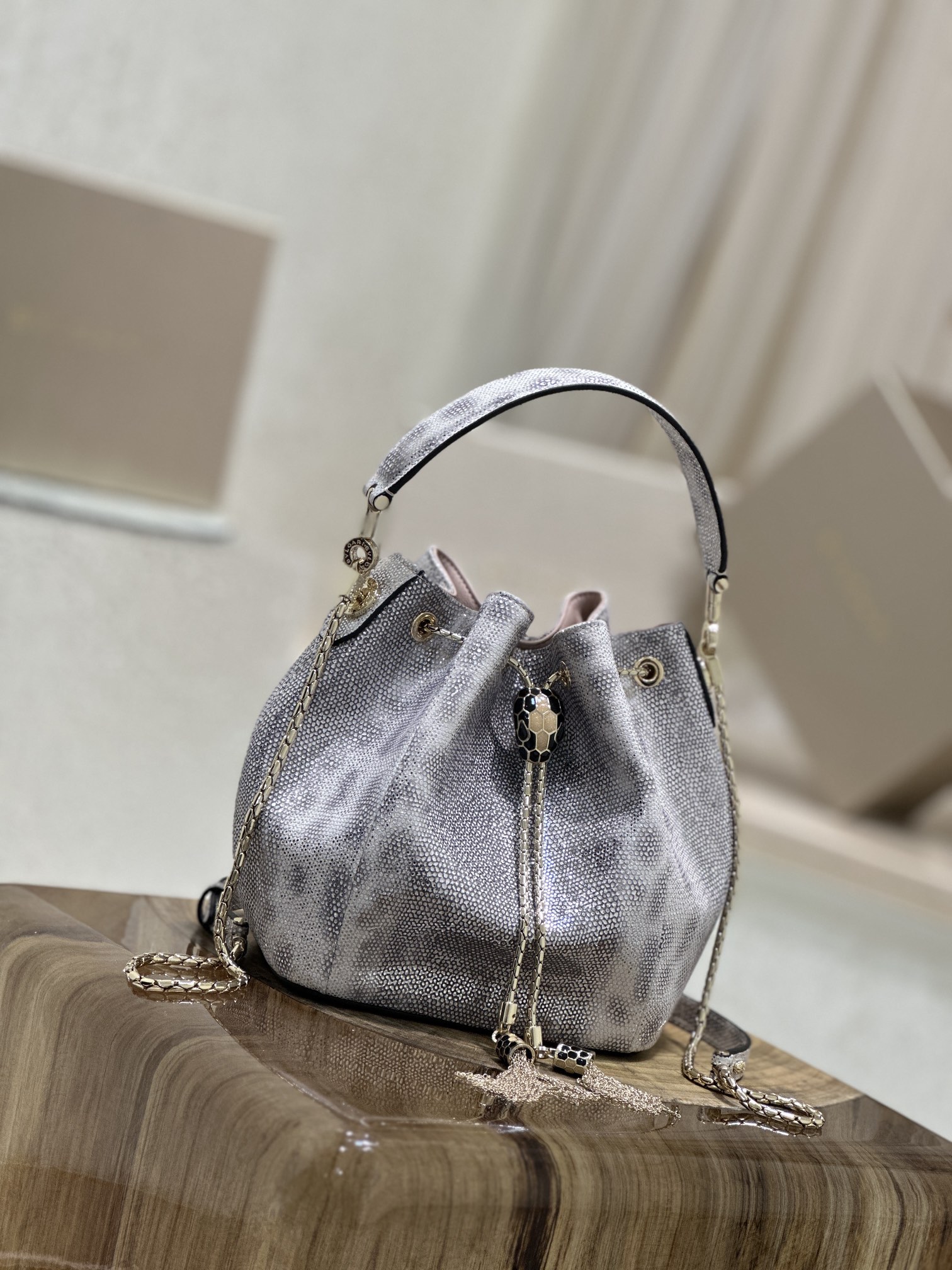 Handbags Bvlgari 287614 size:16*19*11 cm - vstockx