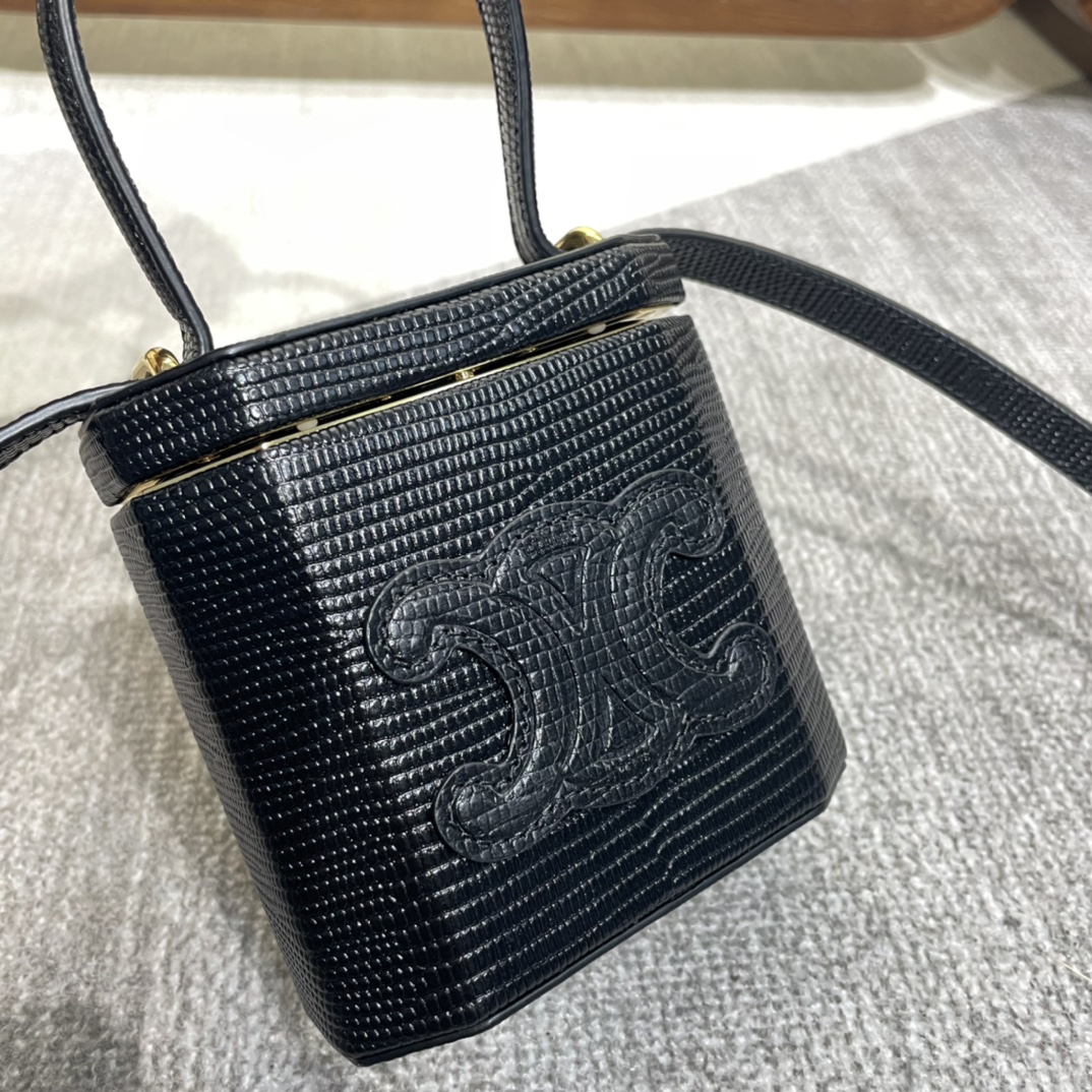 Handbags CELIN LOCK TRIOMPHE 199602 size:11 X 10 X 5 cm - vstockx