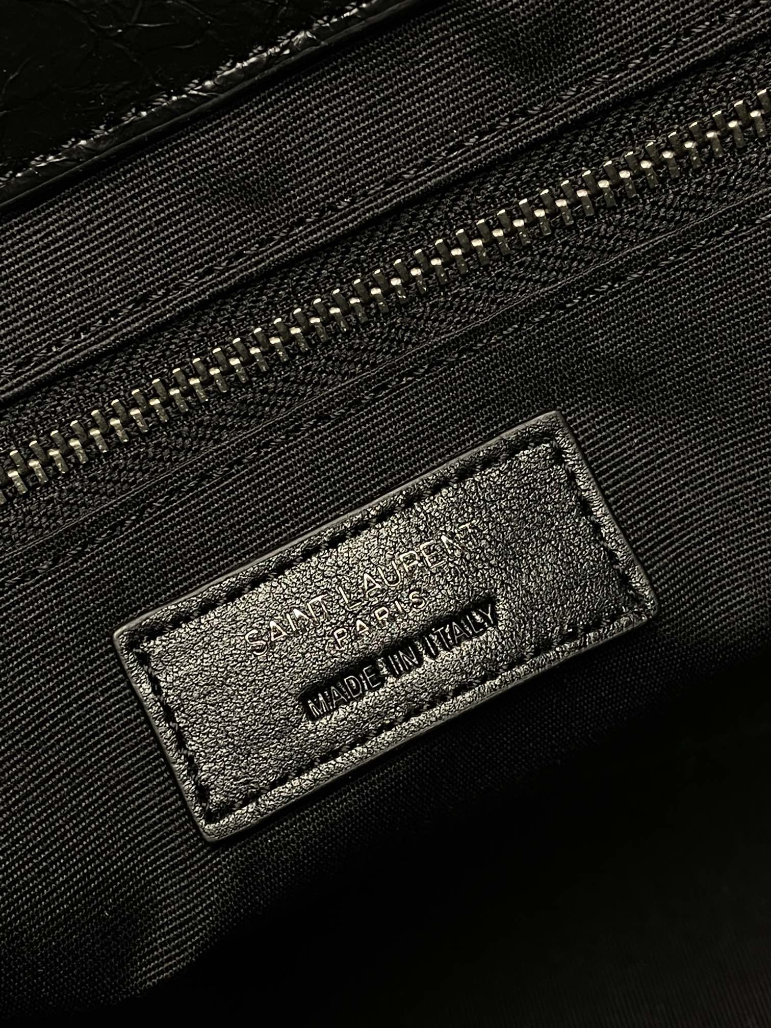 Handbags SAINT LAURENT 577999 size 33x27x11.5 cm - vstockx