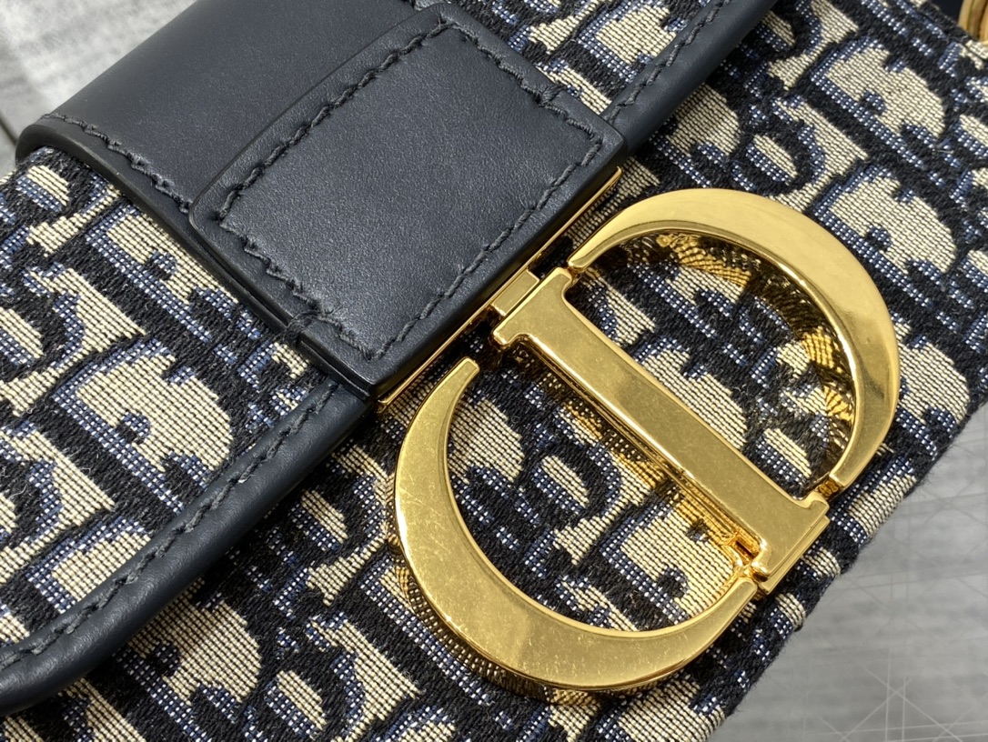 Handbags !  9208 size  17.5*115*5 cm - vstockx