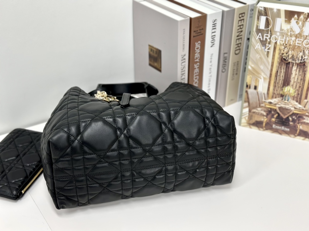 Handbags Dior 6231 size:28x21x19 cm - vstockx