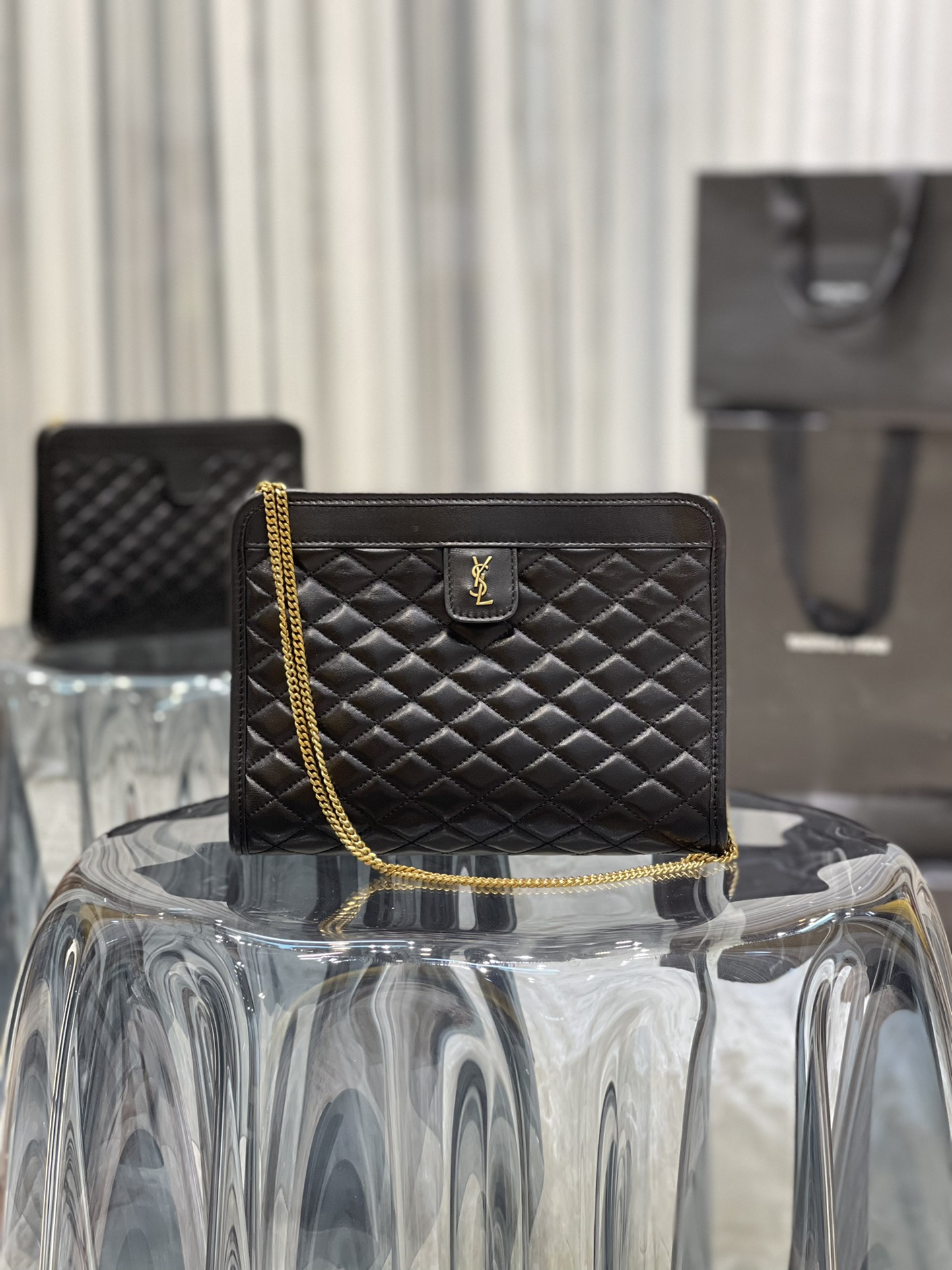 Handbags SAINT LAURENT 657361 size 23X16X5 CM - vstockx