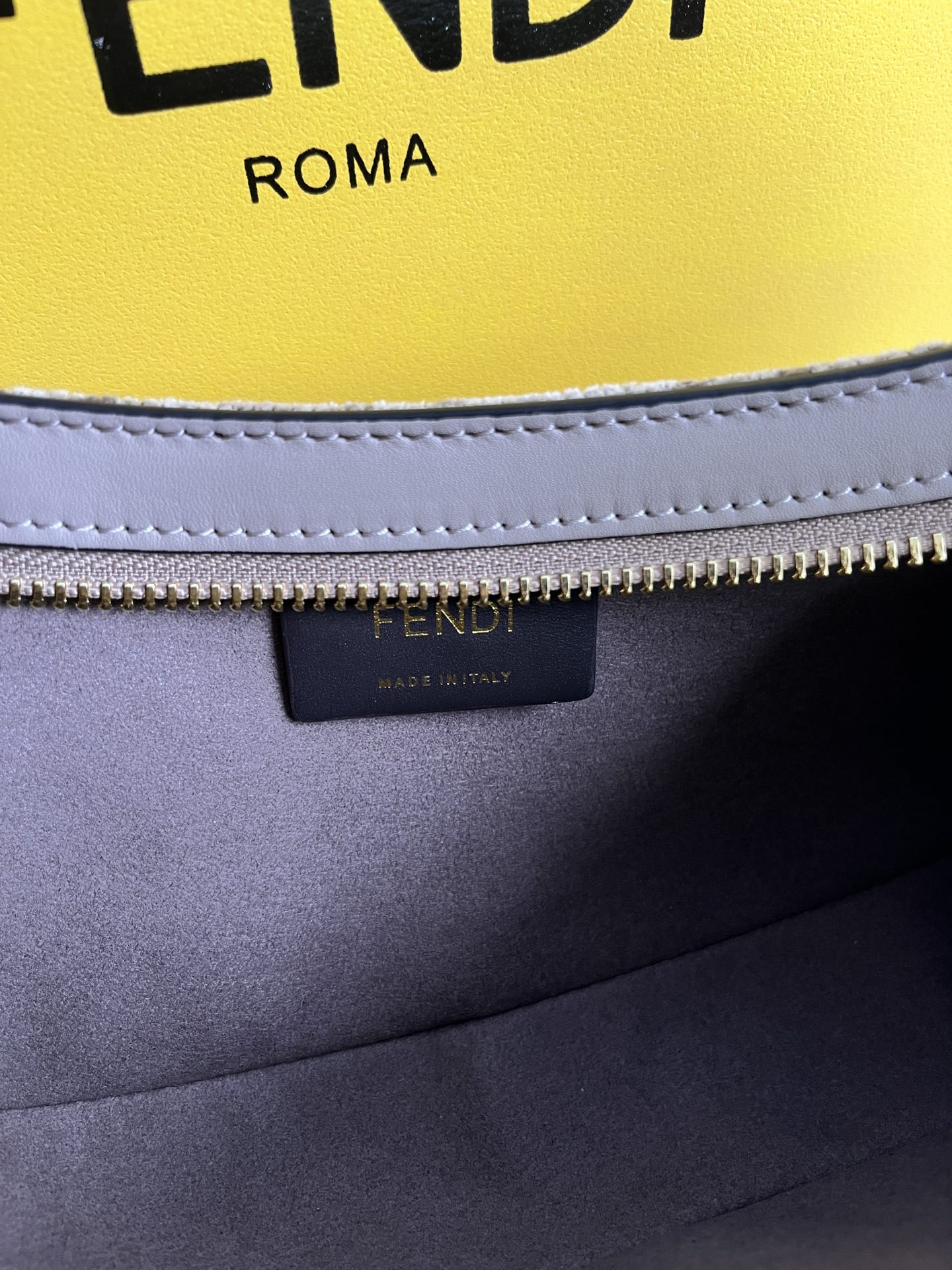 handbags FENDI 225 size:32*11*5cm - vstockx