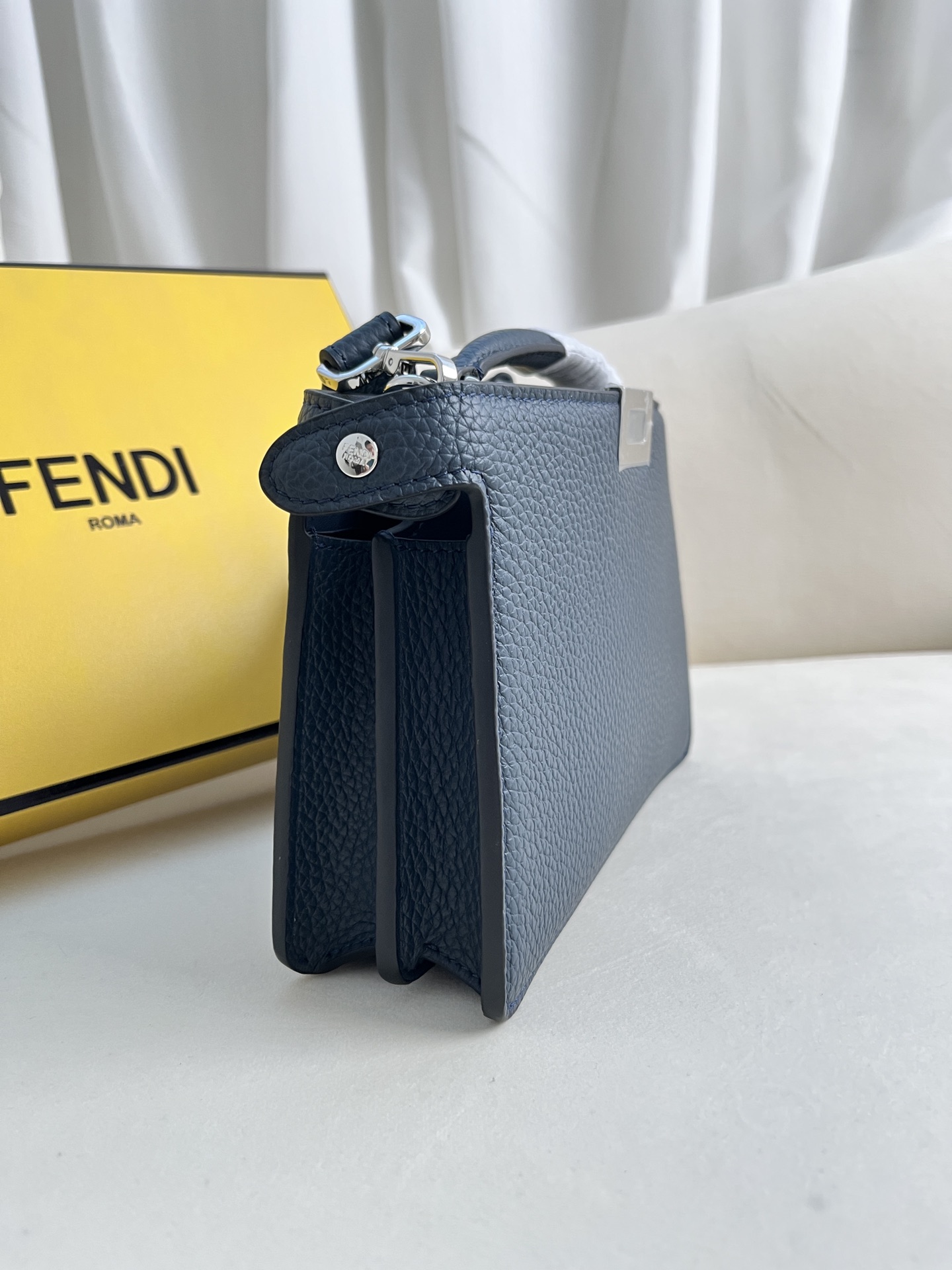 handbags FENDI 8066 size:21cm - vstockx