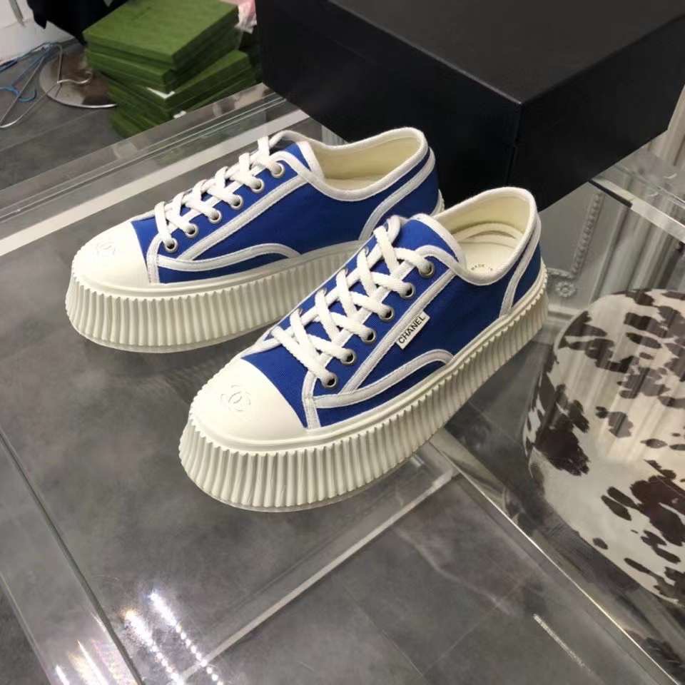 Chanel Platform Sneaker 31 - vstockx