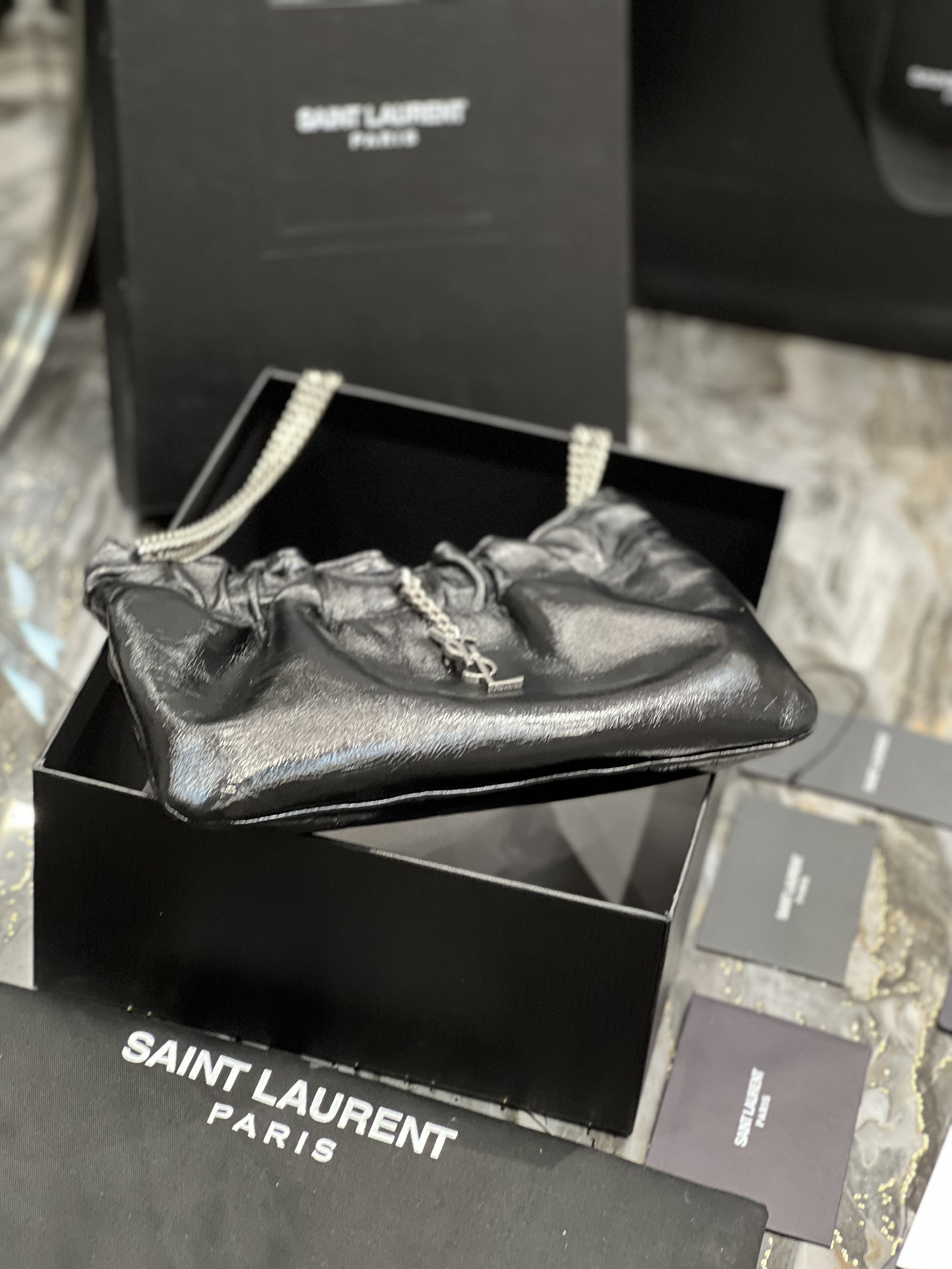 Handbags SAINT LAURENT 681632 size 24x14x4 cm - vstockx