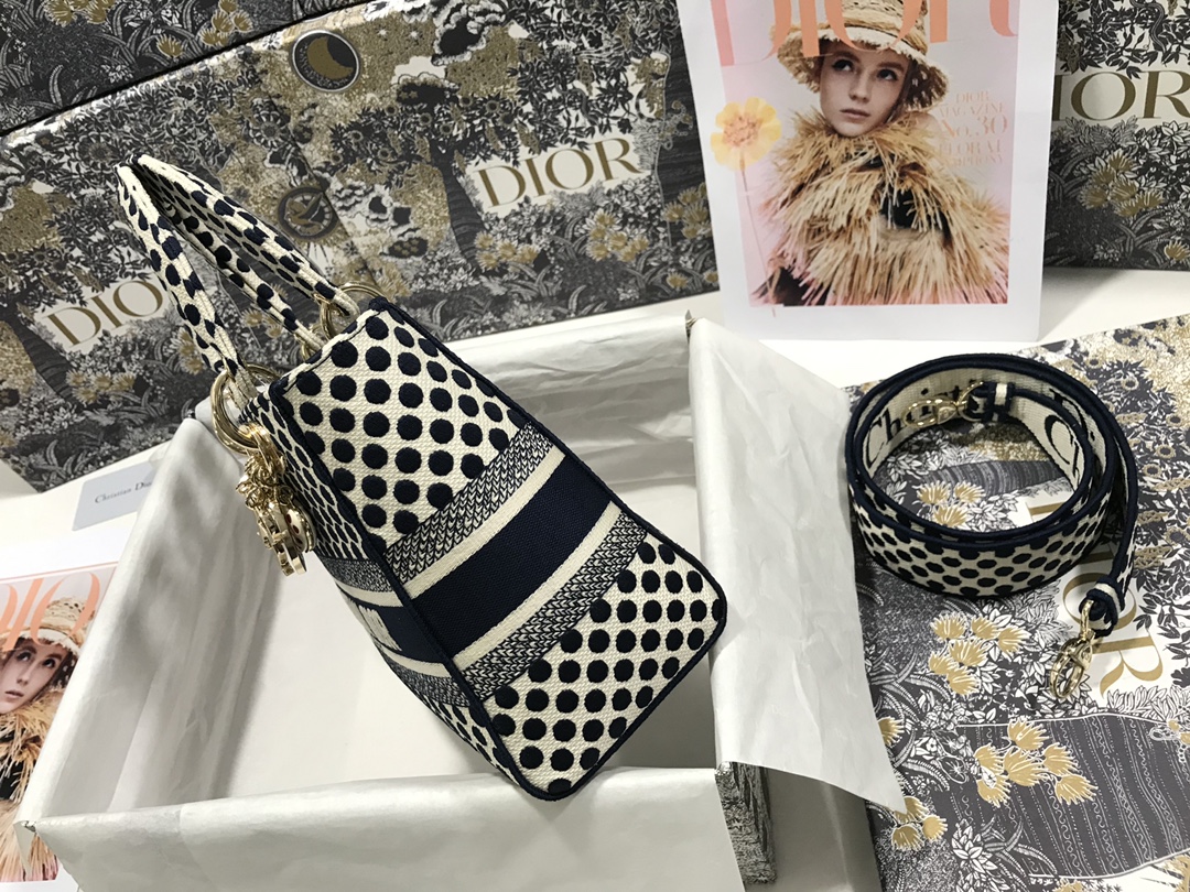 Handbag Dior M0565 24*20*11 cm - vstockx