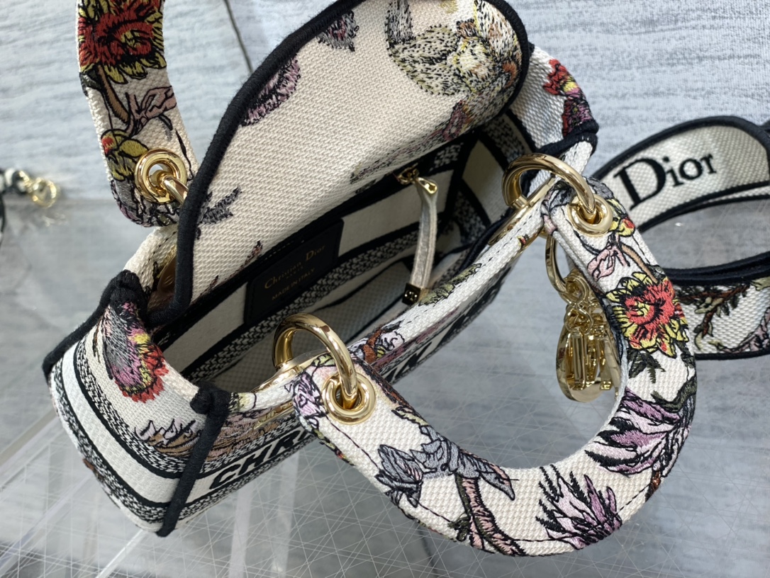 Handbag Dior size 17*7*15 cm - vstockx