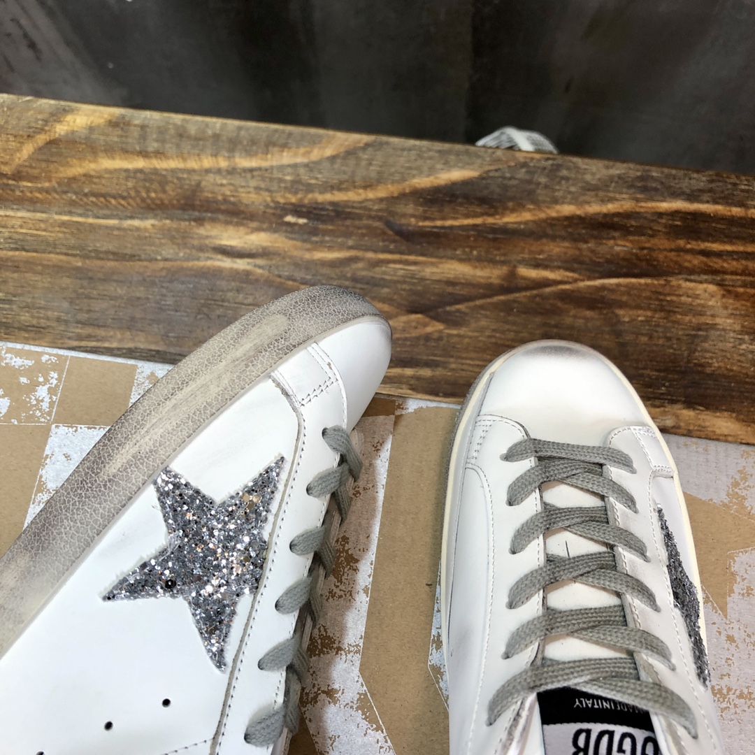 Golden Goose Superstar distressed-finish sneakers 18 - vstockx