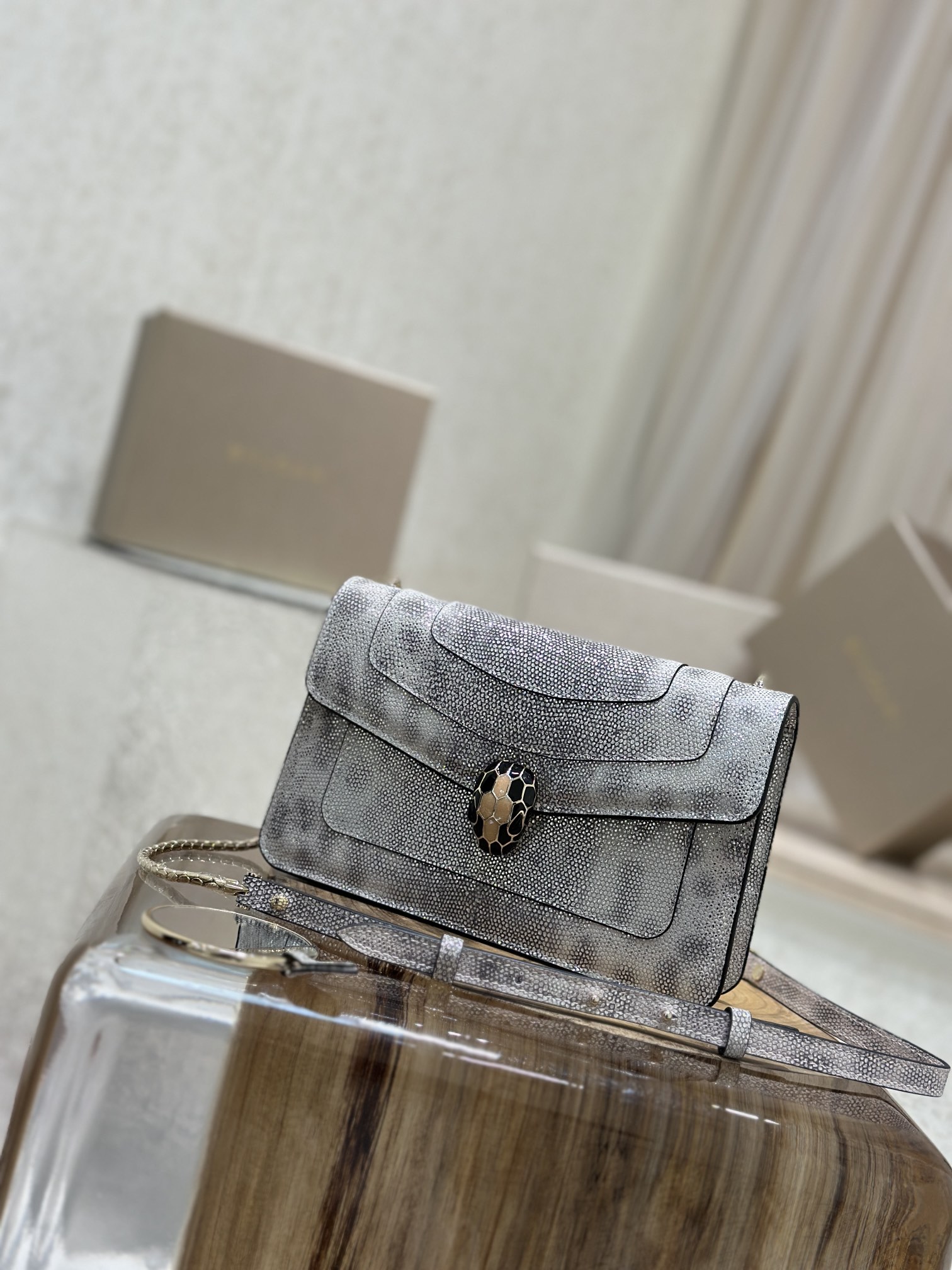 Handbags Bvlgari 38102 size:22*13*6 cm - vstockx