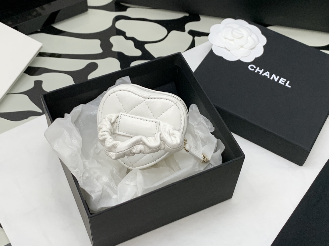 Handbag Chanel size 8*8.5*5.5* cm - vstockx