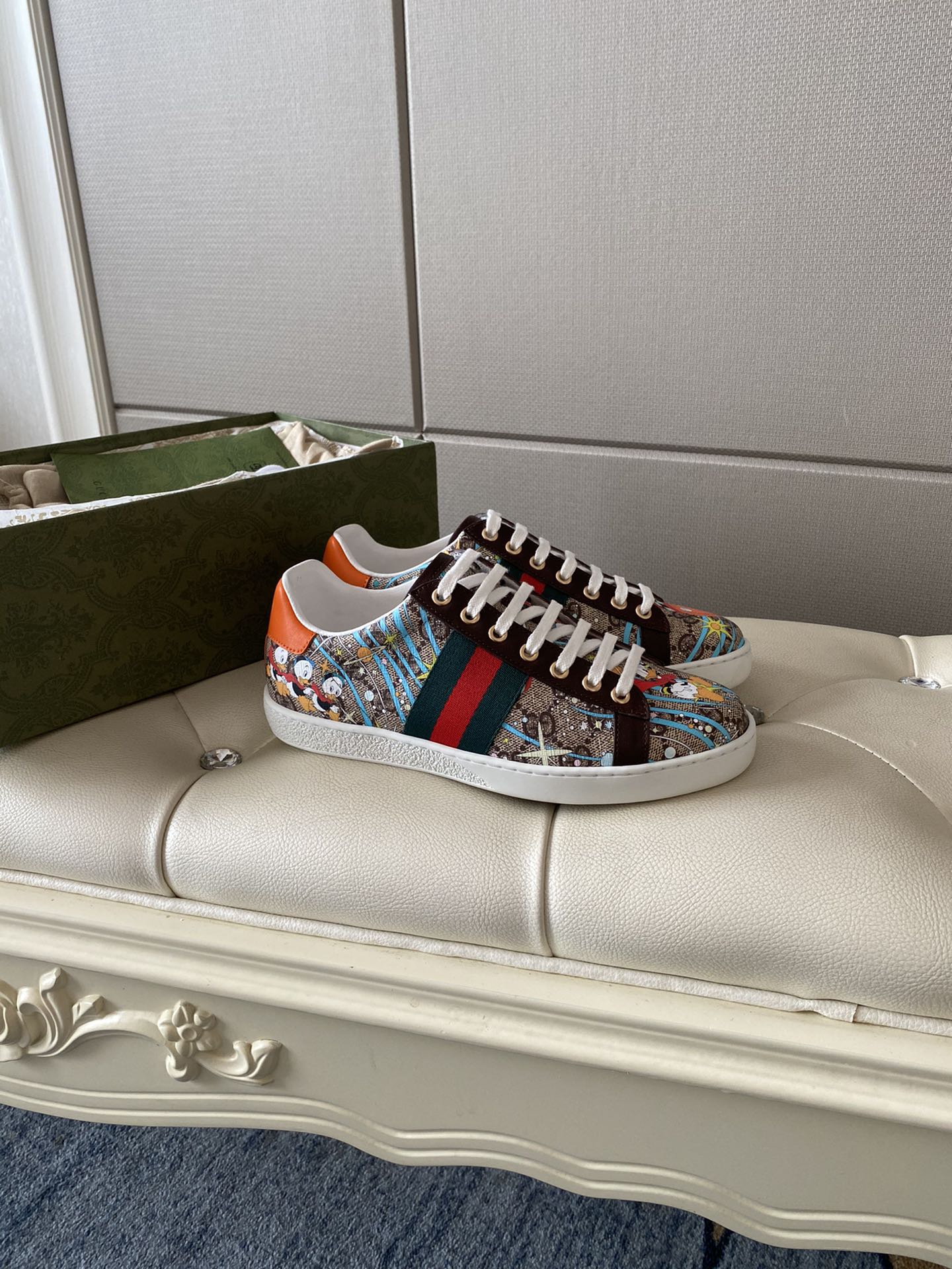 Gucci Women's Ace sneaker with bee sneaker 4 - vstockx