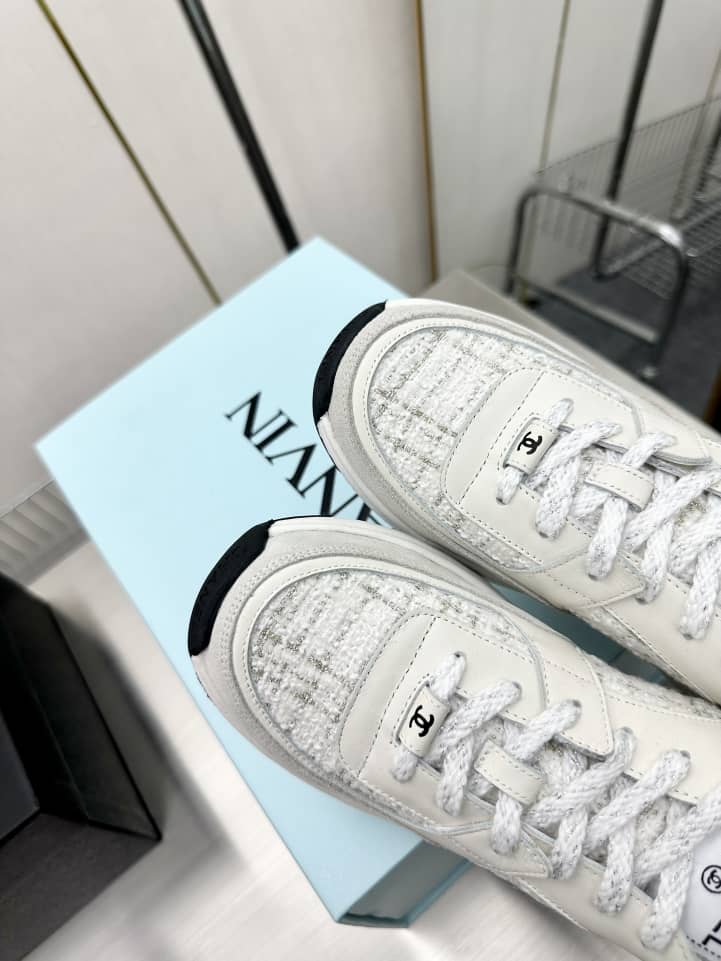 Chanel Wmns CC Logo Sneaker White Silver - vstockx