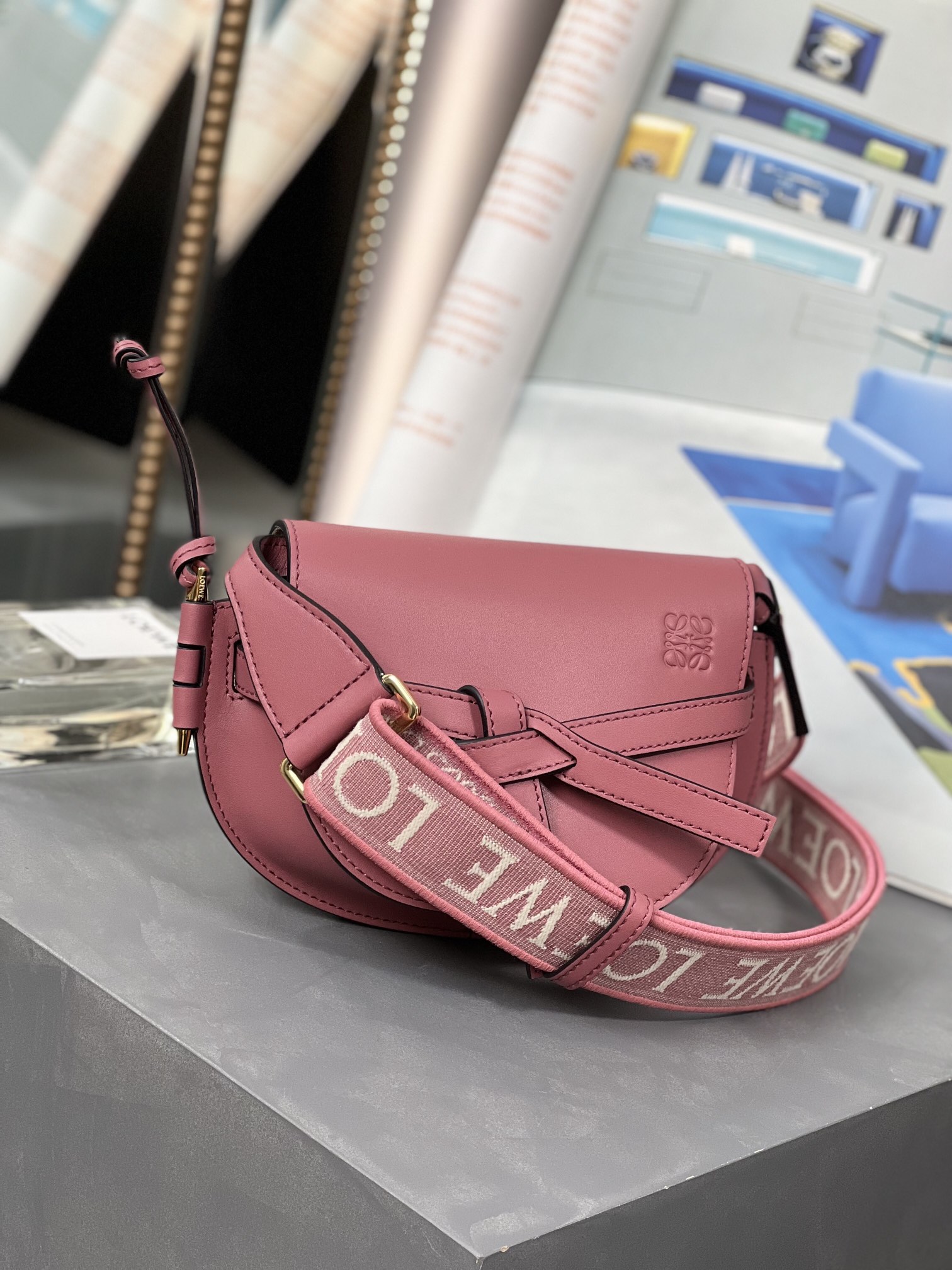 Handbags LOEWE   size:15*12.5*9cm - vstockx