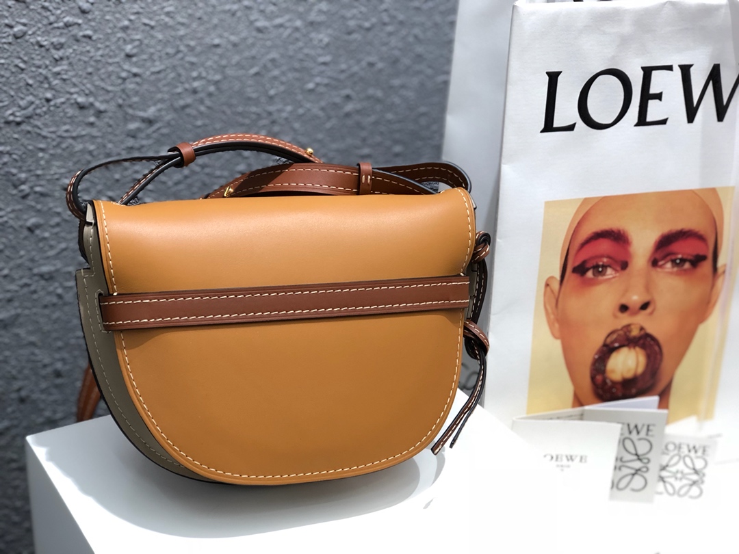 Handbags LOEWE zp size:20*19*11.5 cm - vstockx