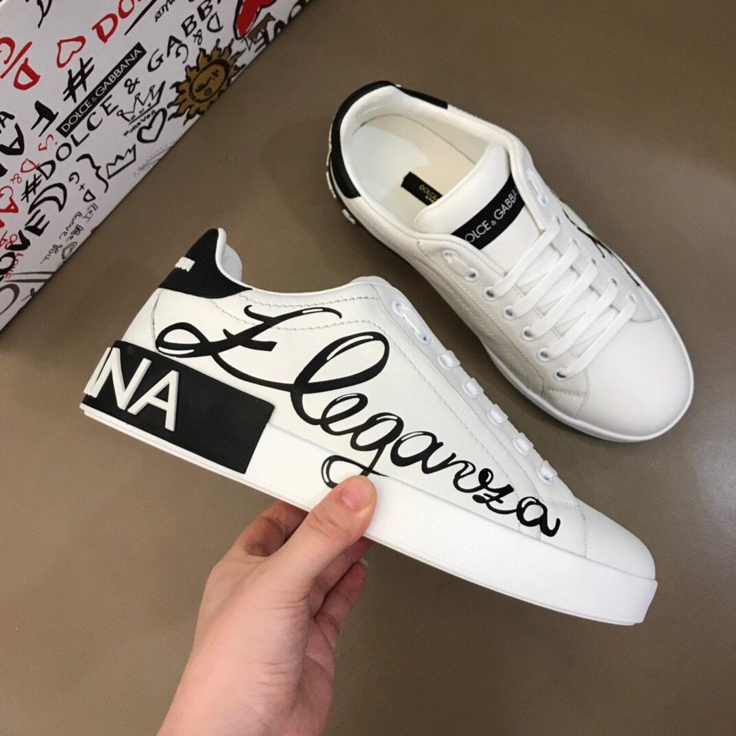 Dolce & Gabbana Low Tops Sneakers 138 - vstockx