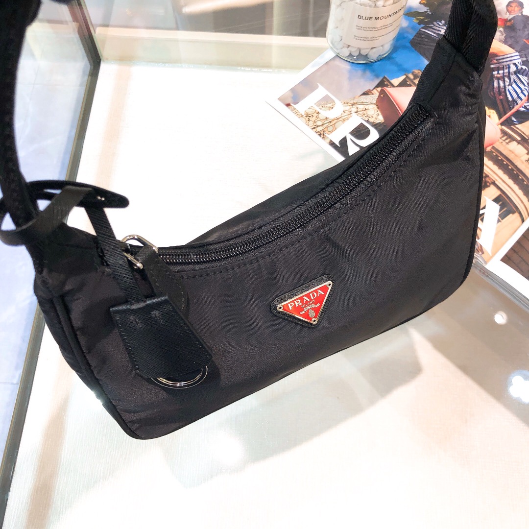 handbags prada Hobo 1NE515 Re-edition 2000 Size:22*17*6 - vstockx