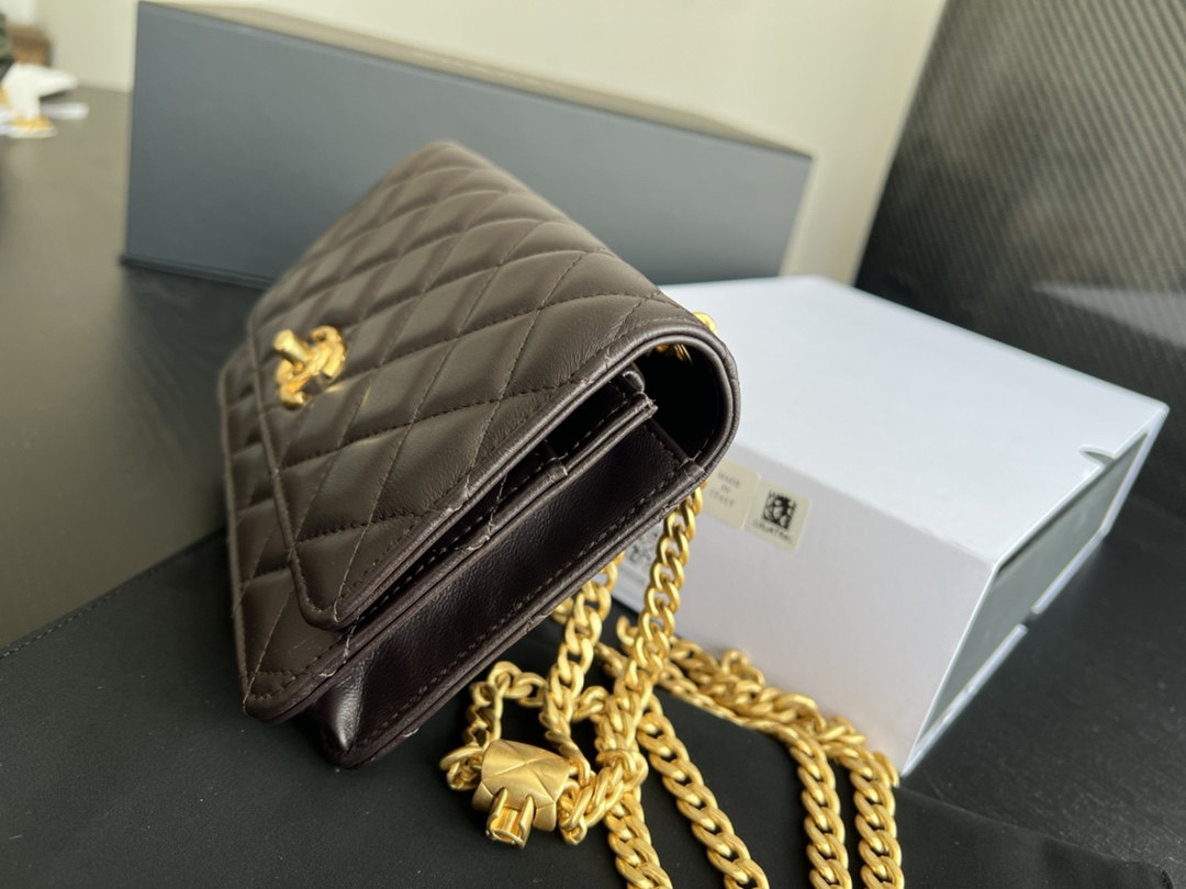 Handbag Chanel AP3043 size 19 cm - vstockx