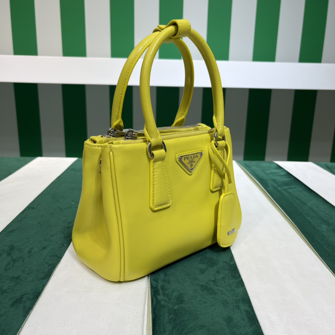 Handbags Prada 1BA906 size:20*14.5*9.5 cm - vstockx