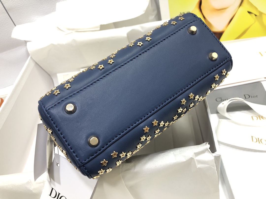 Handbag Dior M0505 size 17 x 15 x 7 cm - vstockx