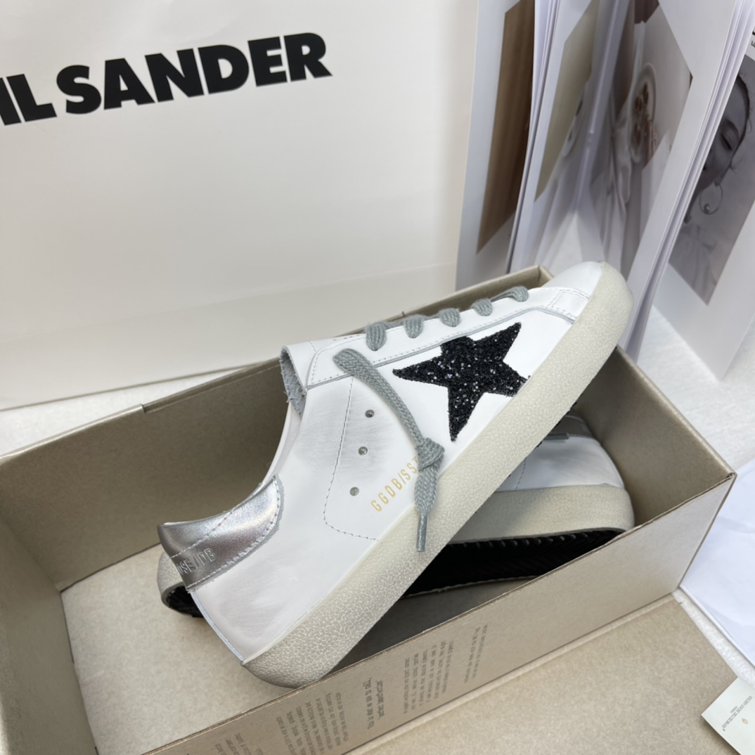 Golden Goose Superstar distressed-finish sneakers 27 - vstockx