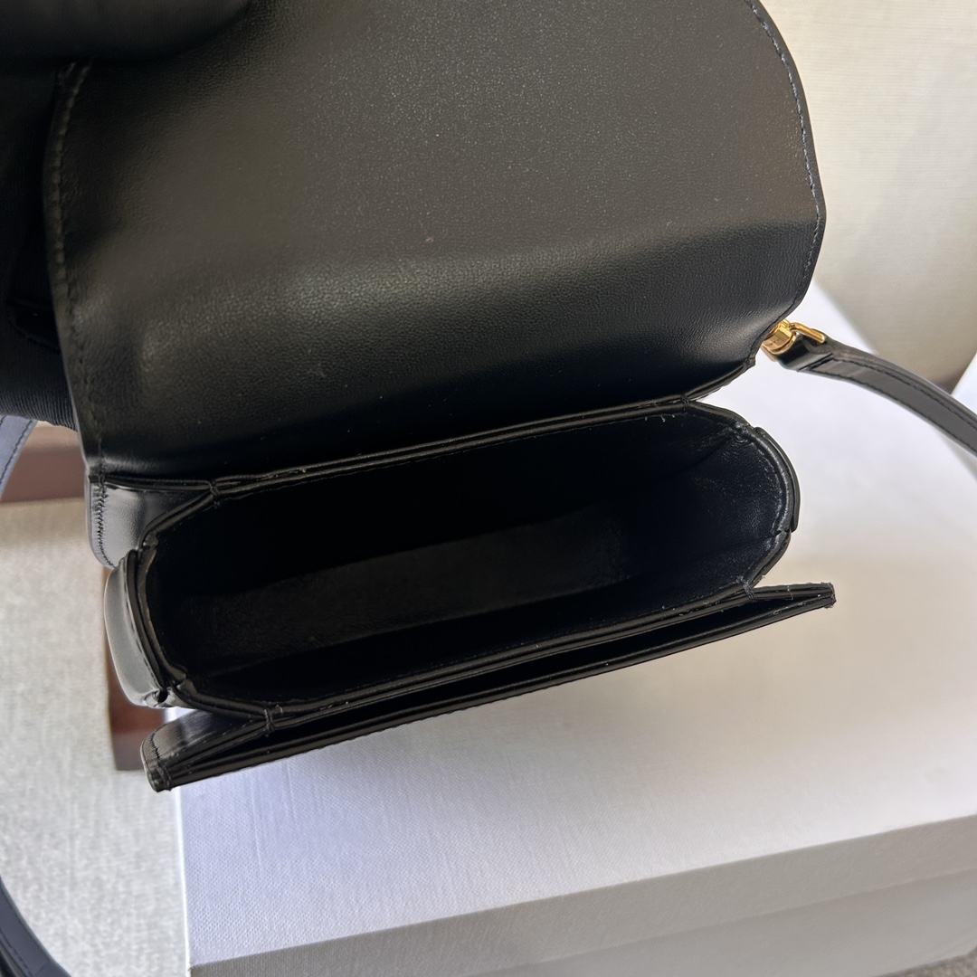 Handbags CELIN Mini Besace 101063 size:15.5X11.5X5 CM - vstockx