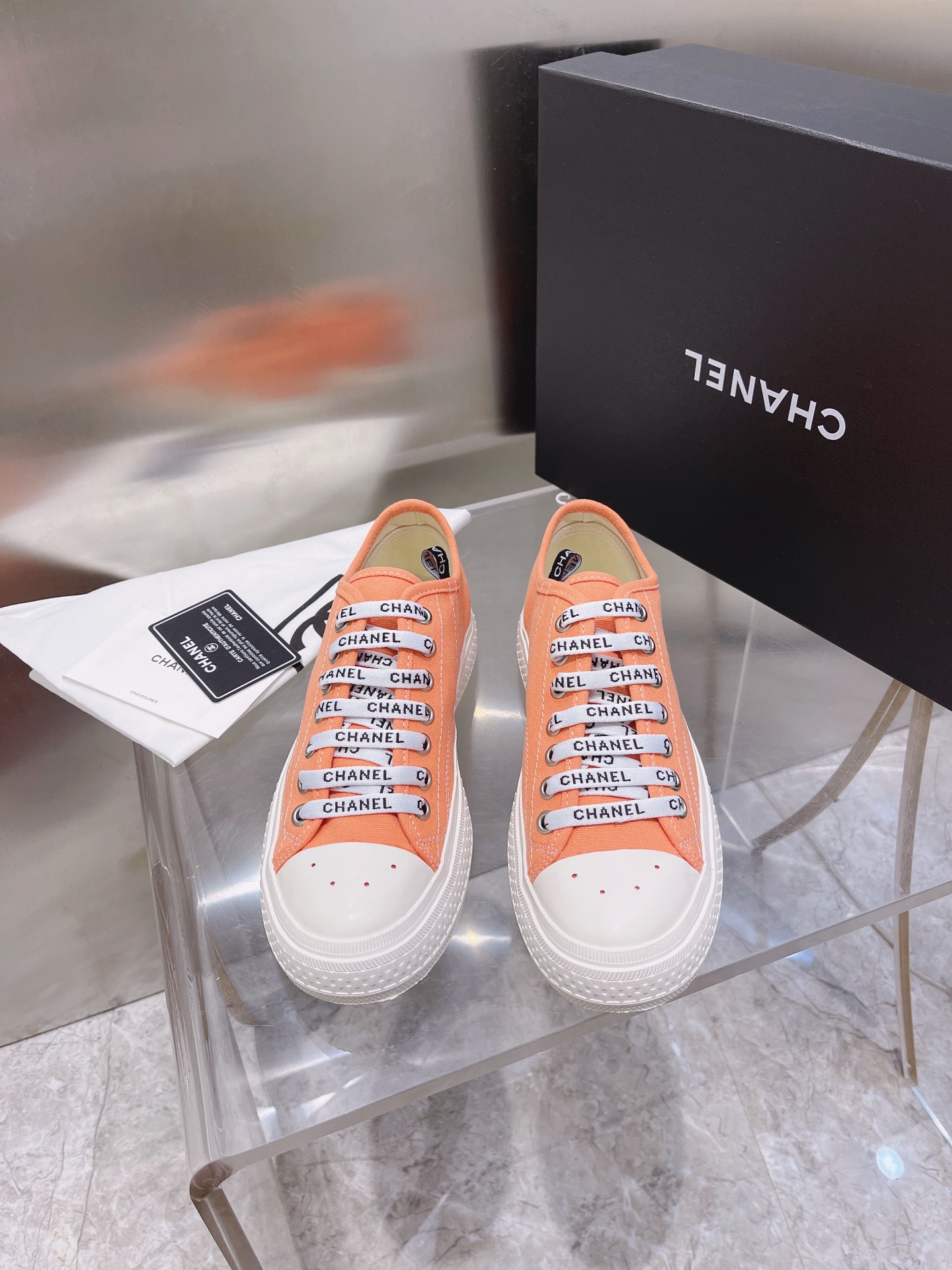 Chanel Flat canvas Sneaker 10 - vstockx