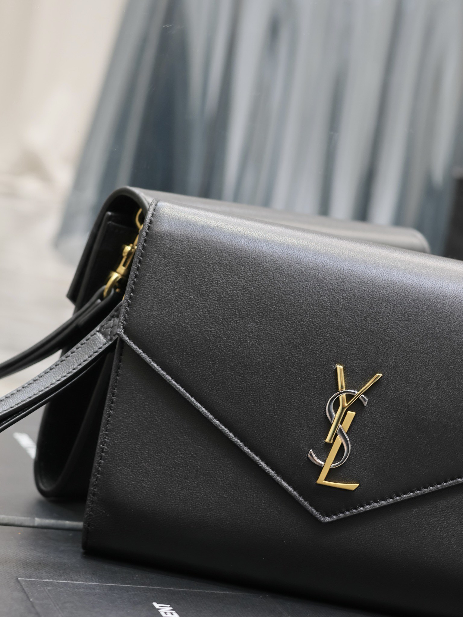 Handbags SAINT LAURENT 617662 size 21  6  3 cm - vstockx