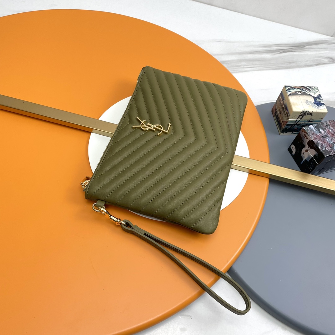 Handbags SAINT LAURENT 379039 size 24  17.5  1.5 cm - vstockx