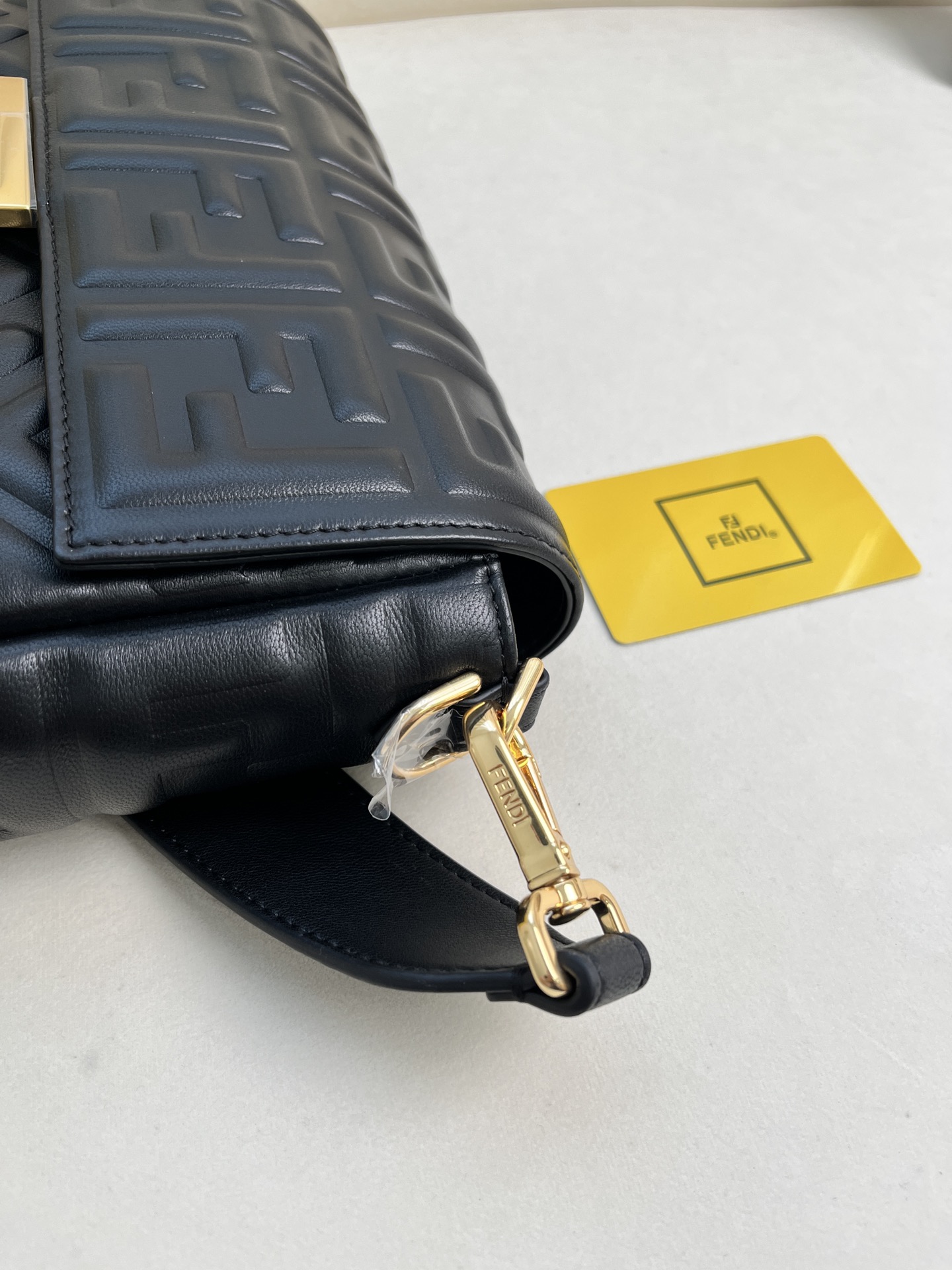 handbags FENDI 211 size:27*15*6cm - vstockx