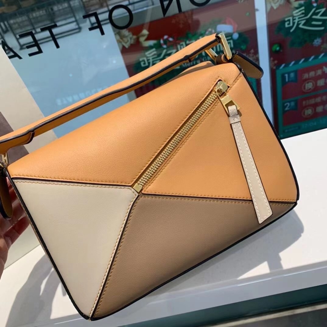 Handbags LOEWE ZP size:2414-11 cm - vstockx