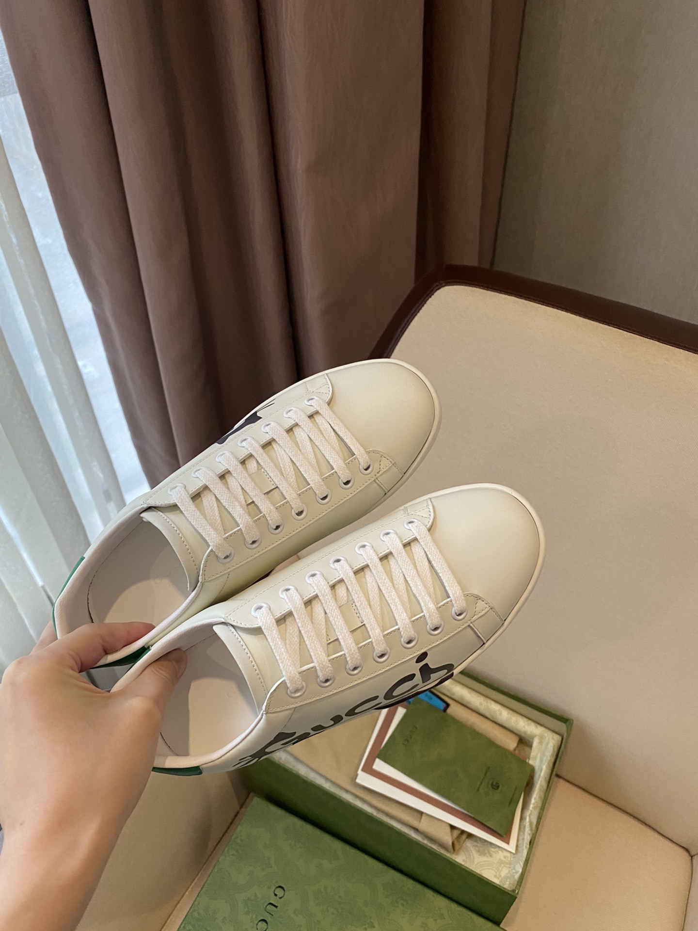 Gucci Women's Ace sneaker with bee sneaker 4 - vstockx