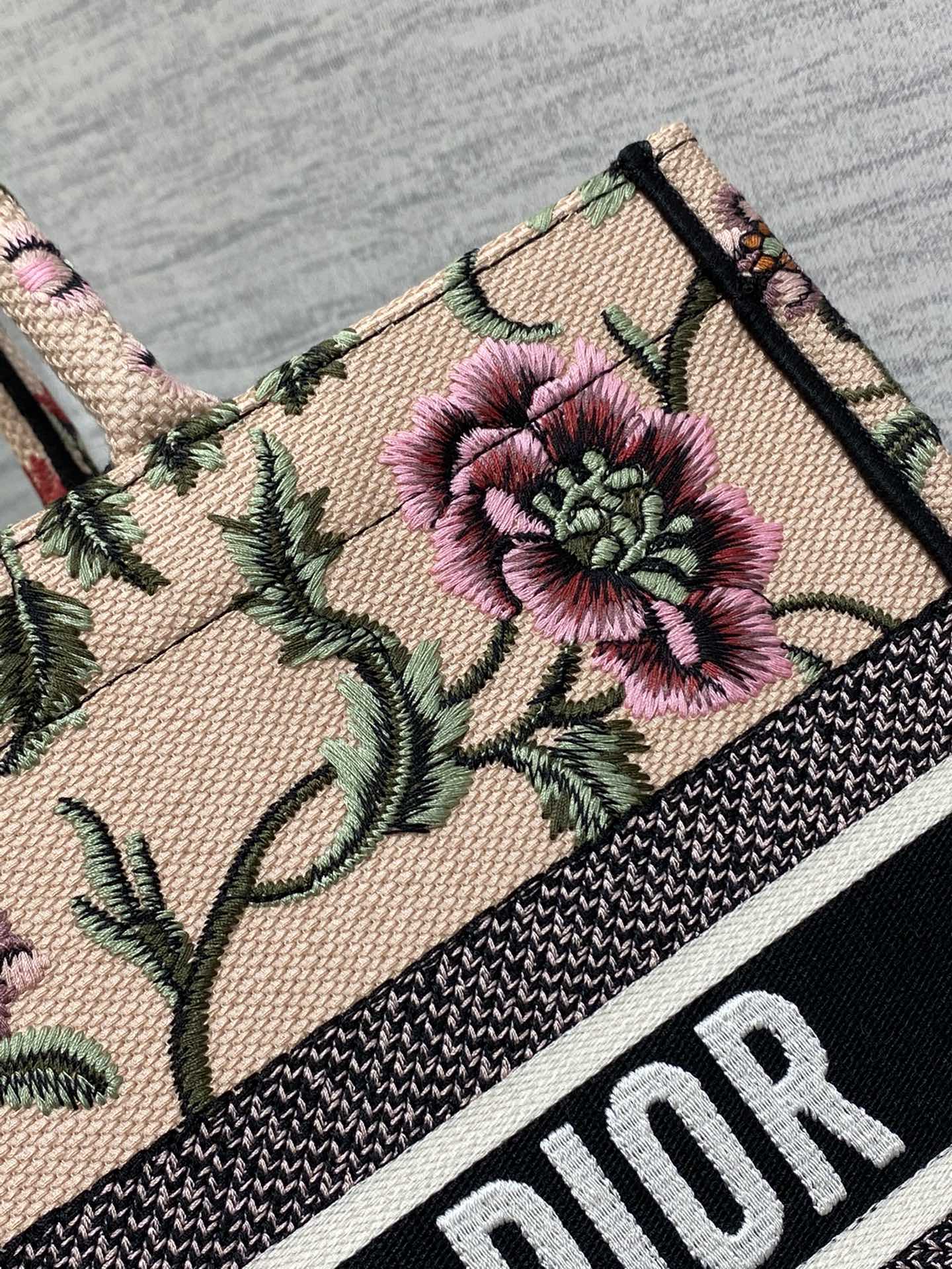 Handbag Dior size 36*18*28 cm - vstockx