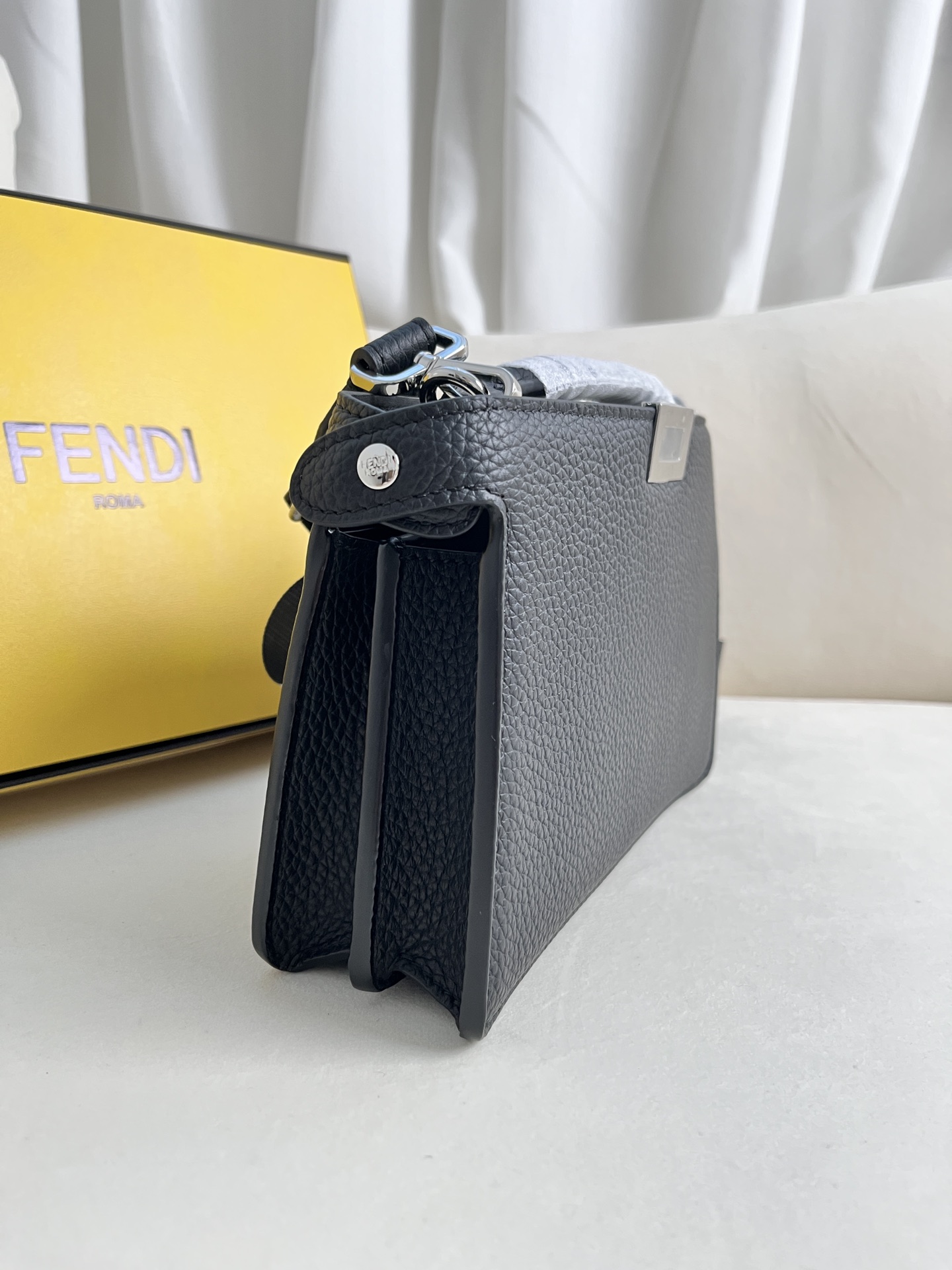 handbags FENDI 8066 size:21cm - vstockx