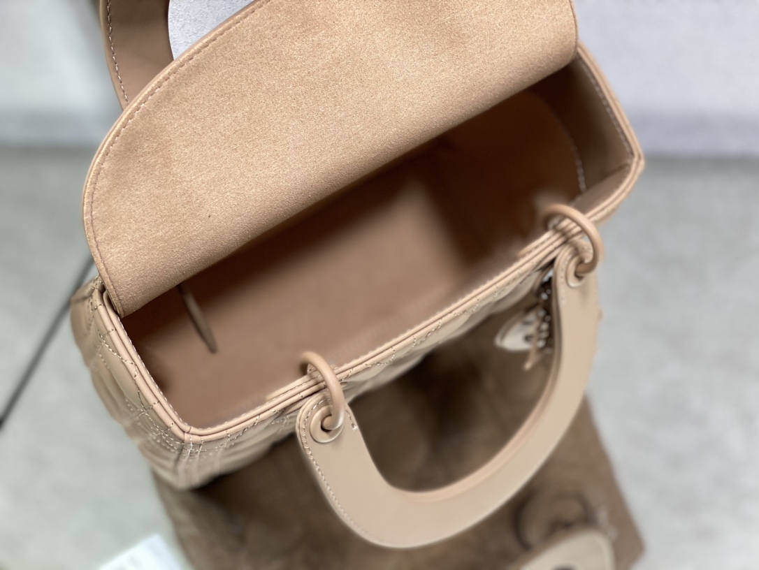 Handbag Dior size 24 cm - vstockx