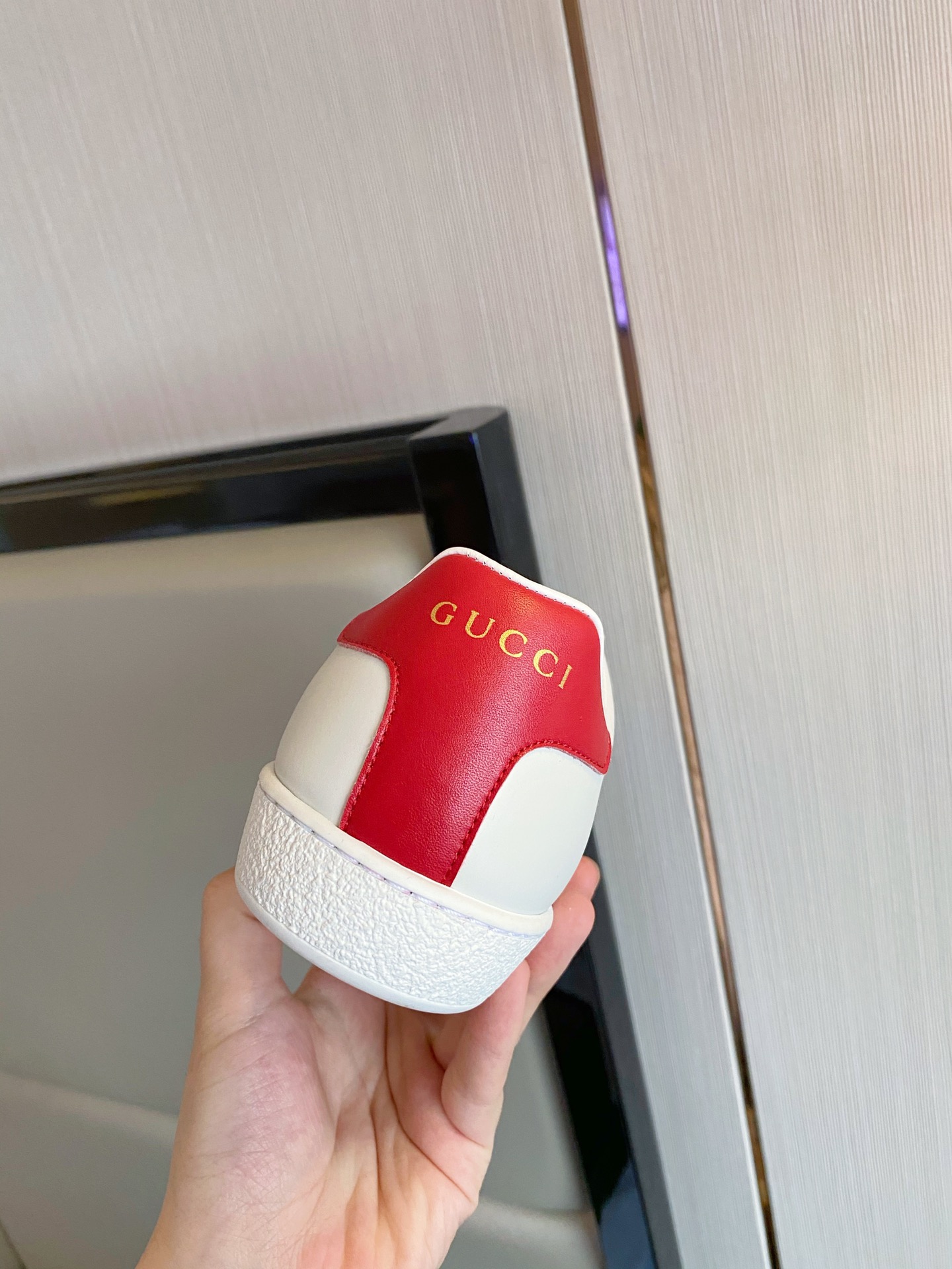 Gucci Women's Ace sneaker with bee sneaker 4 - vstockx