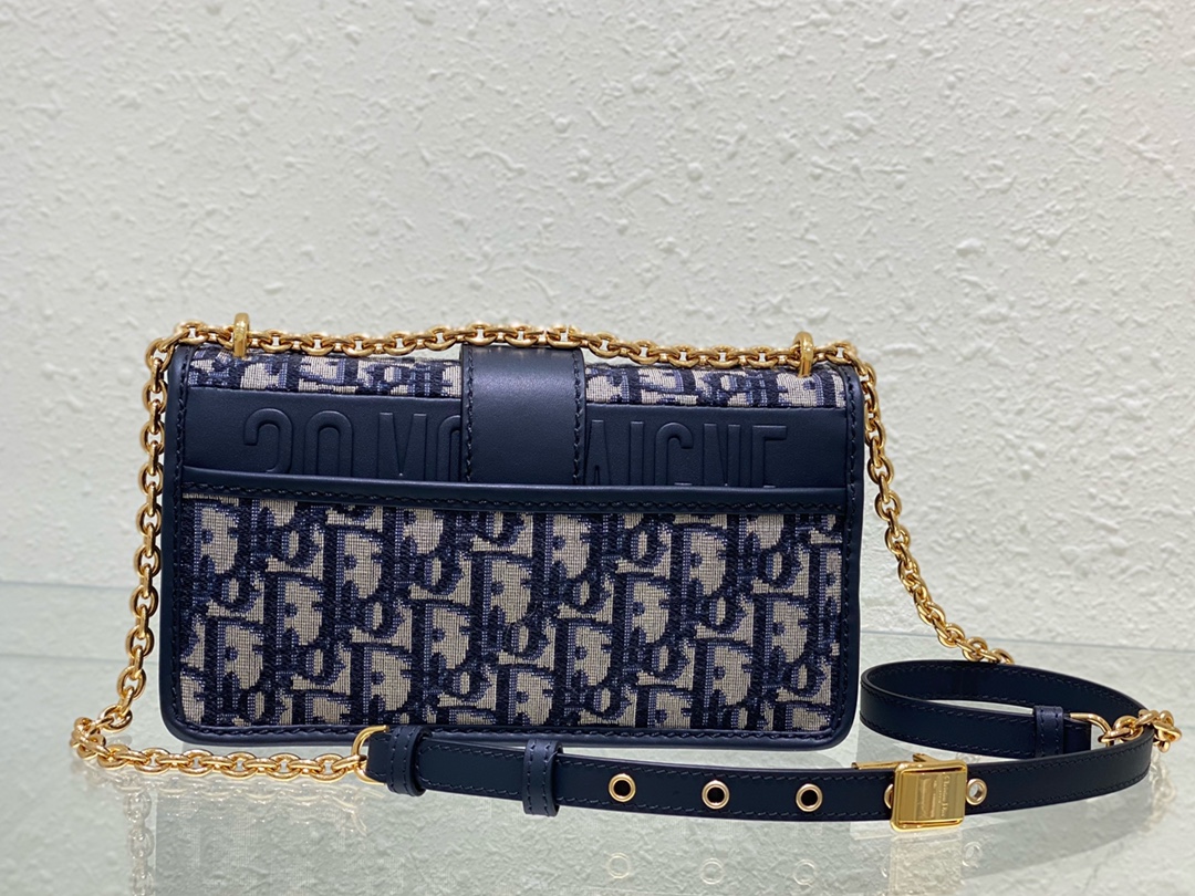 Handbags !  9207 size  21.5*12*6 cm - vstockx