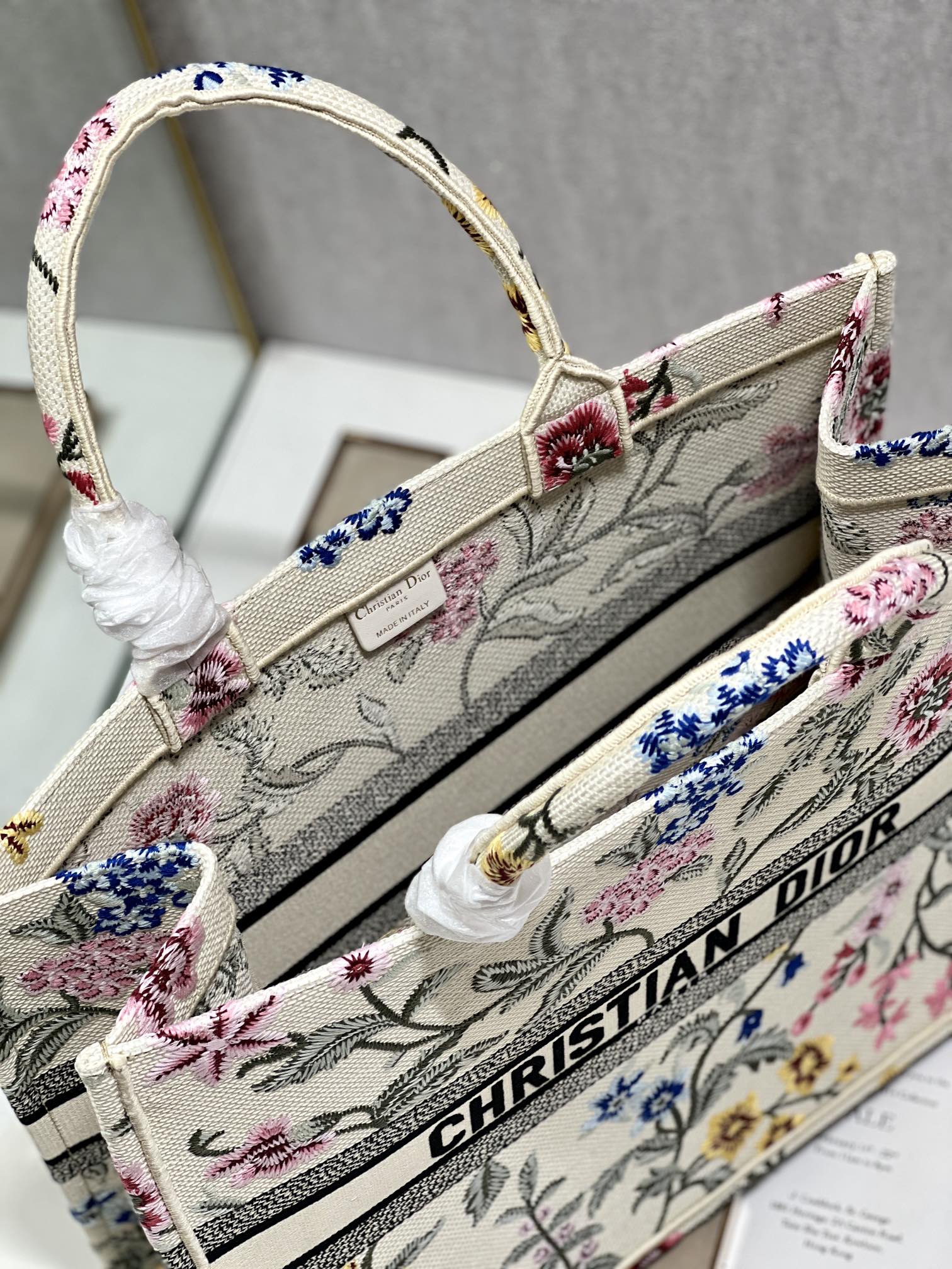 Handbag Dior 1286 size 42  35  18.5 cm - vstockx