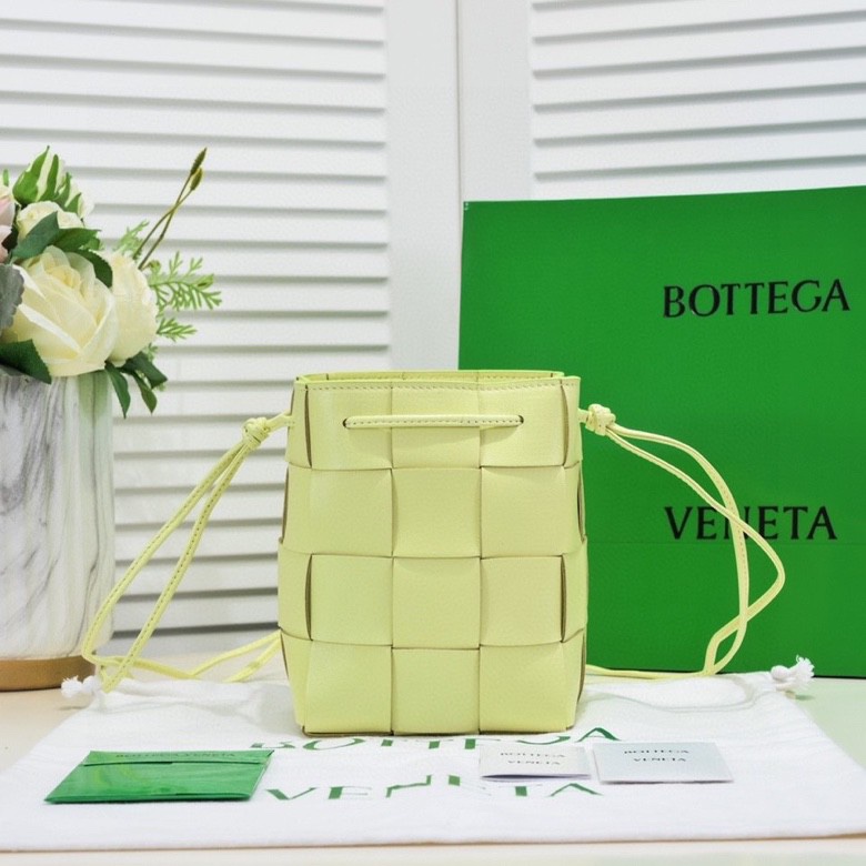 Handbags Bottega Veneta 6612 size:19 cm - vstockx