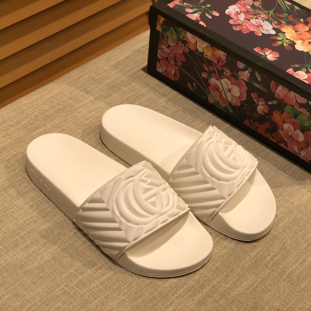Gucci Slippers 51 - vstockx