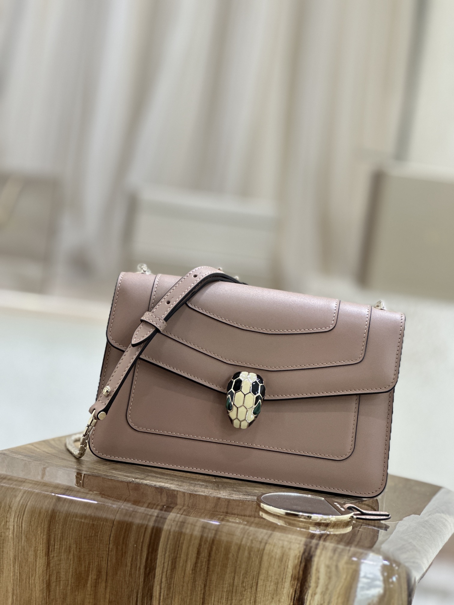 Handbags Bvlgari 38102 size:22*13*5.5 cm - vstockx