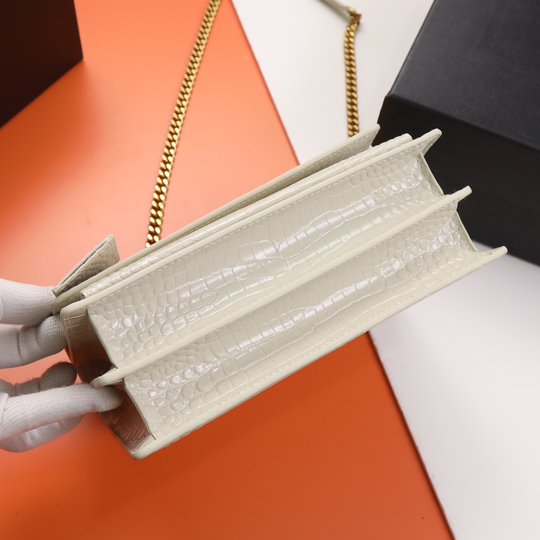 Handbags SAINT LAURENT 422906 size 22x8x16 CM - vstockx