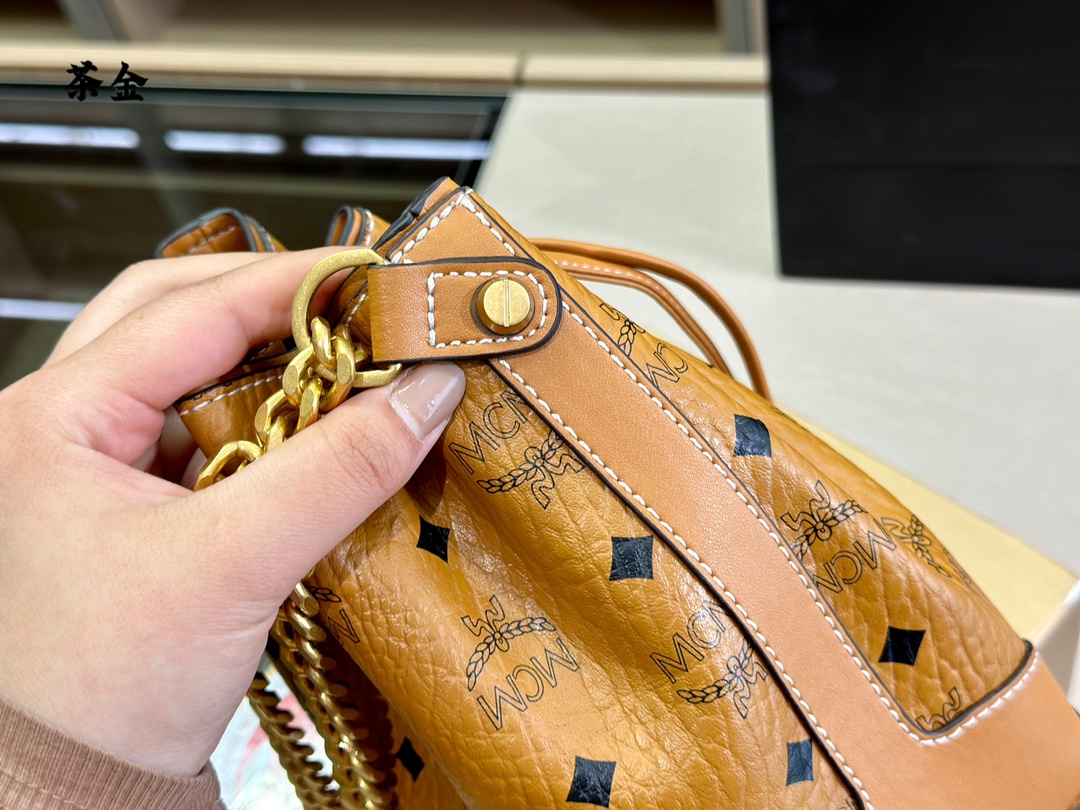 Handbags MCM mom size:16*21 cm - vstockx