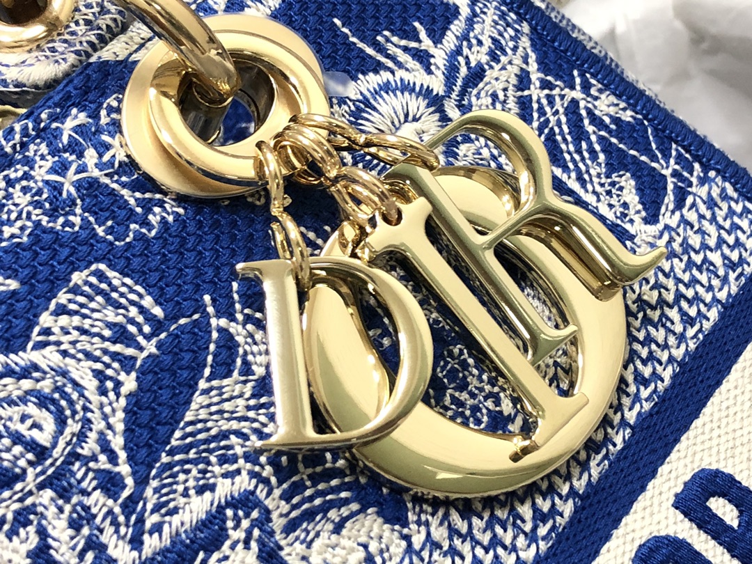 Handbag Dior M0565 size 24 x 20 x 11 cm - vstockx