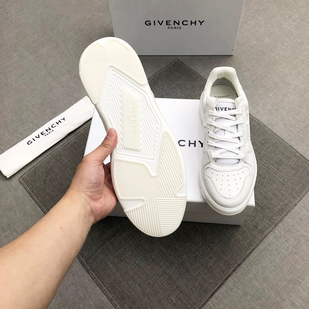 Givenchy Wing Sneakers 3 - vstockx