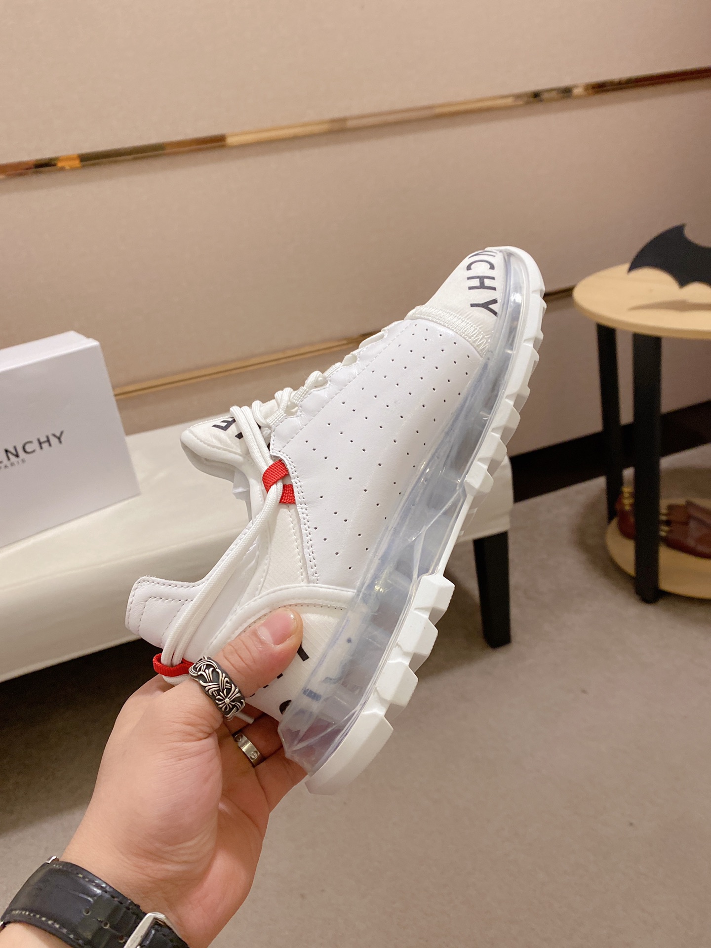 Givenchy Spectre Zip Sneakers 9 - vstockx