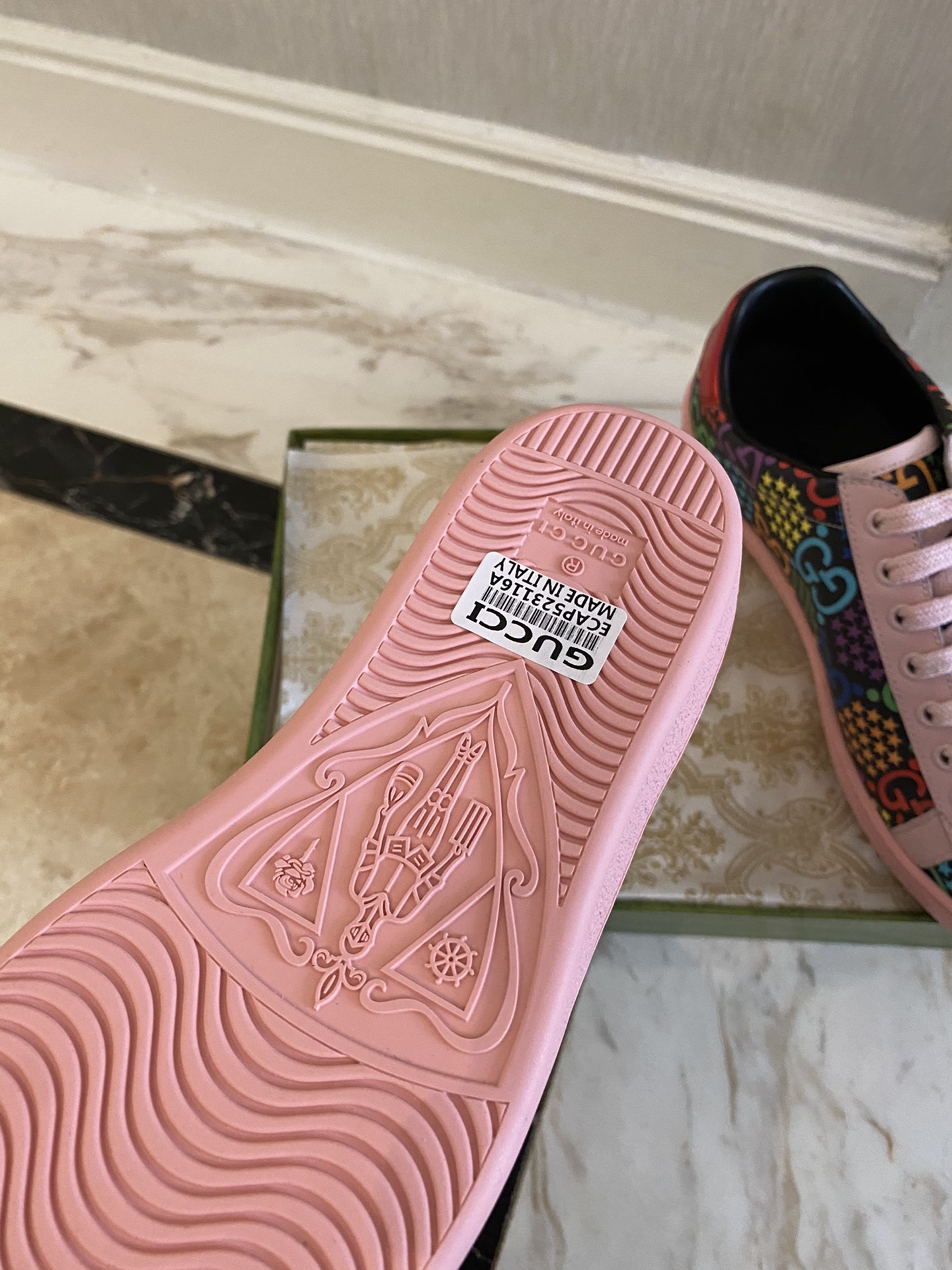 Gucci Women's Ace sneaker with bee sneaker 4 - vstockx