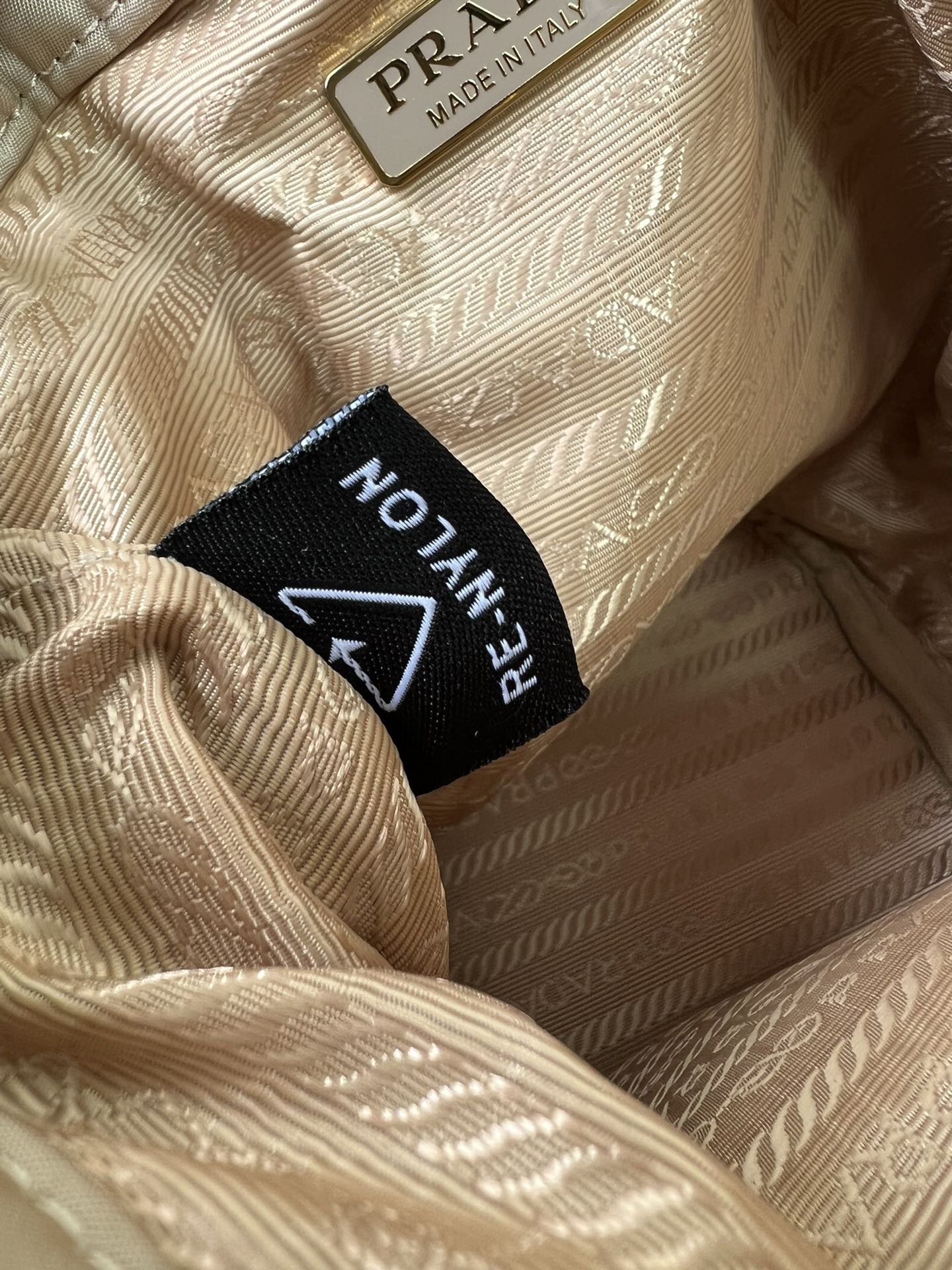 handbags prada 1BH038 22.5*17.5*12 - vstockx