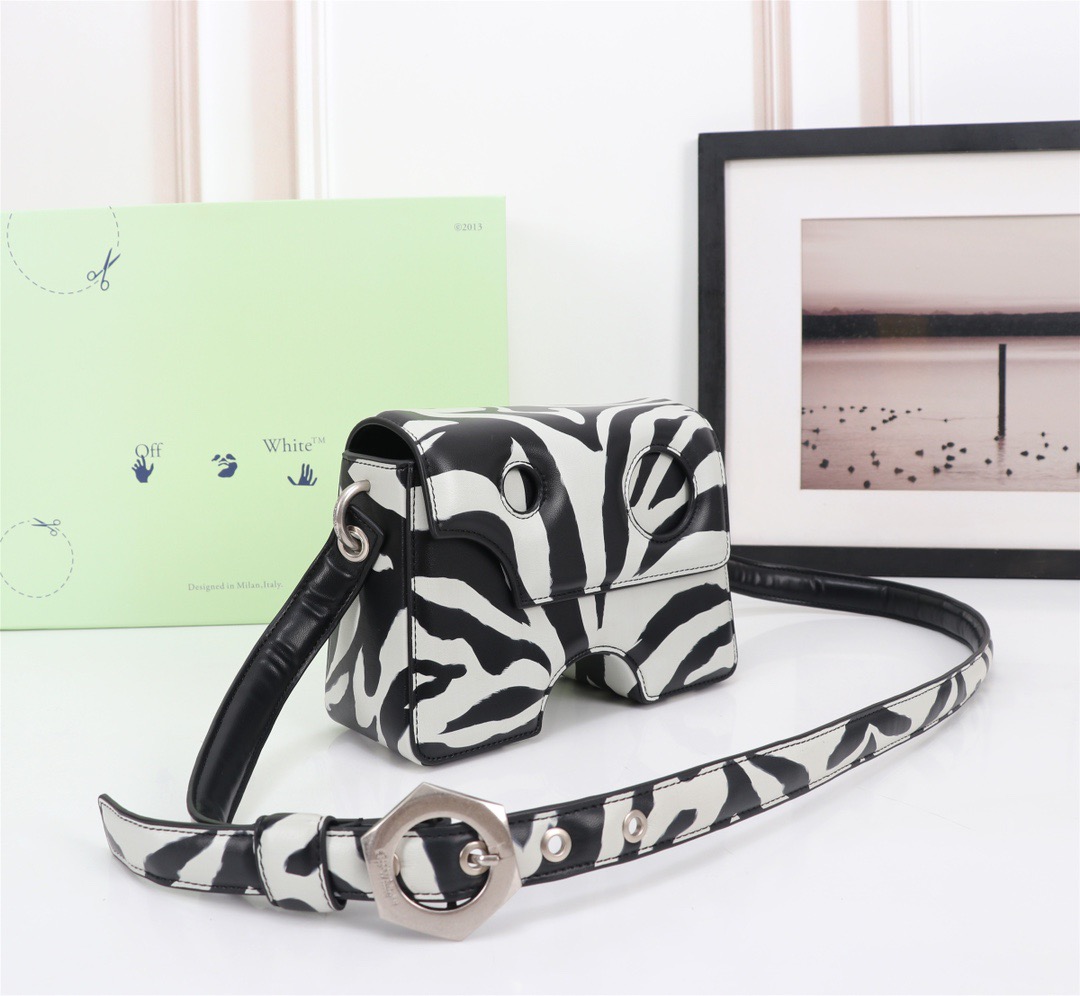 handbags OFF-White 579  6885970  size:22*16*8cm - vstockx