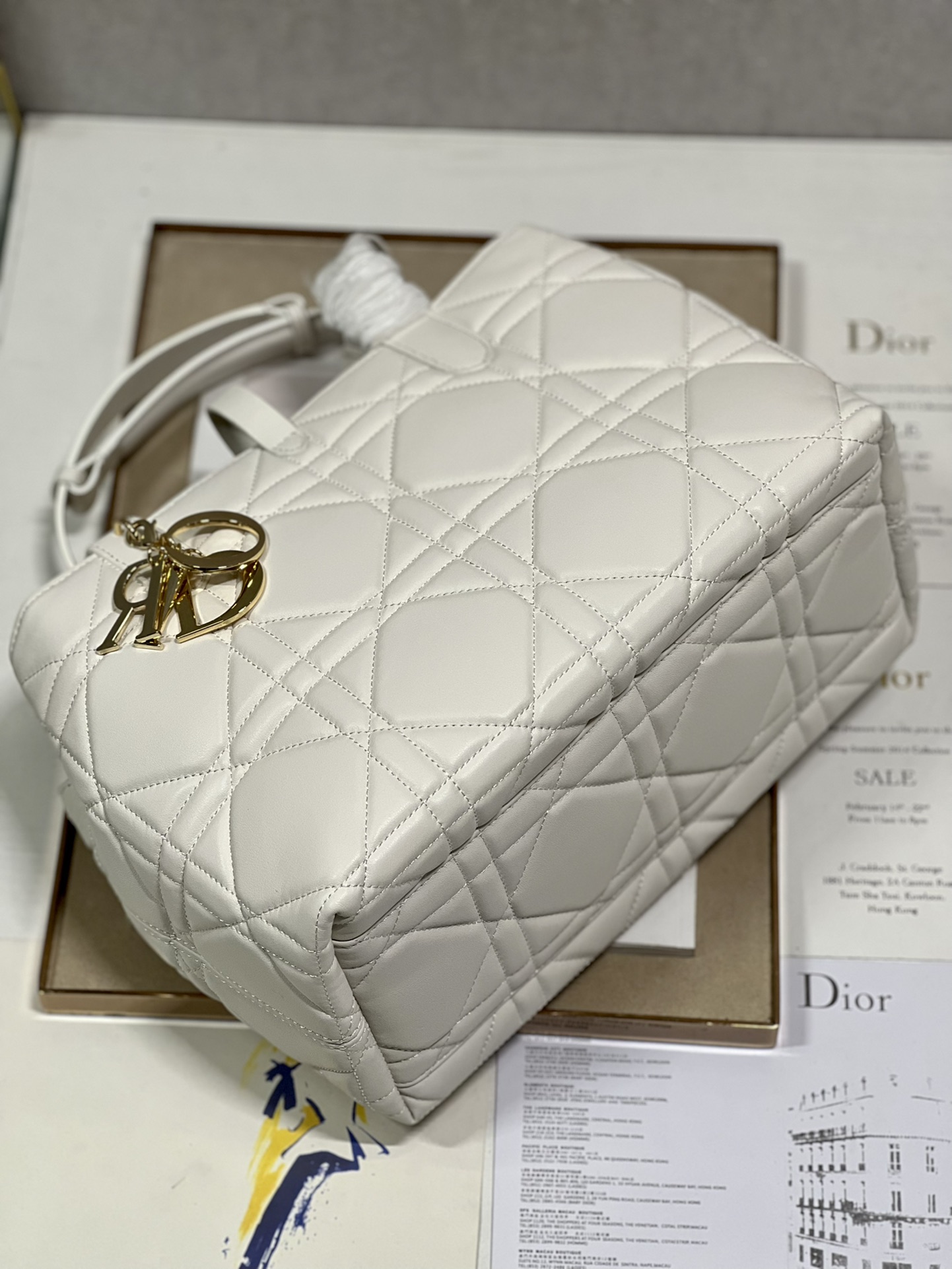 Handbag Dior 1188 size 30  36  15 cm - vstockx